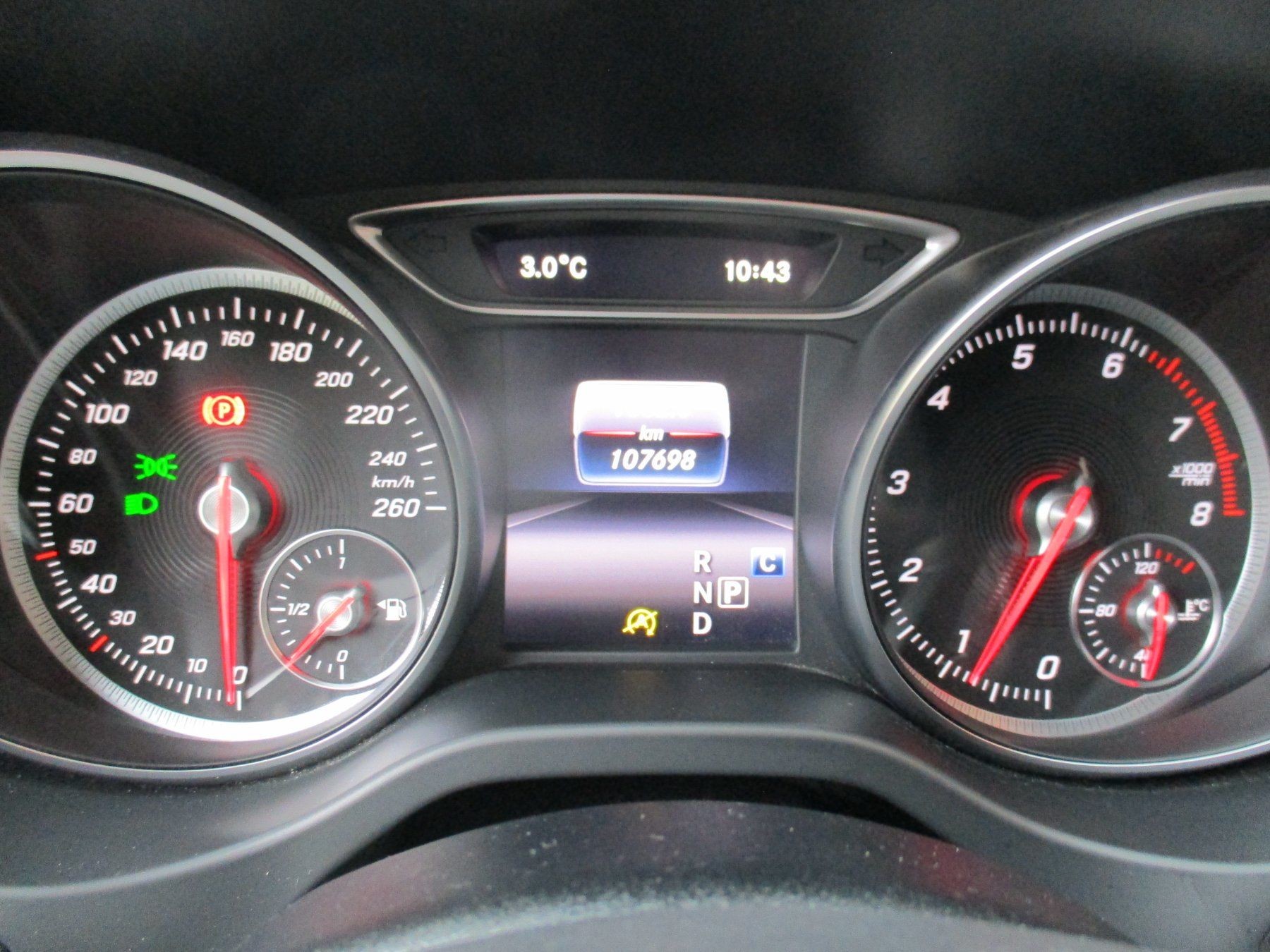 MERCEDES-BENZ GLA 250 AMG Line 4Matic 7G-DCT-image-9