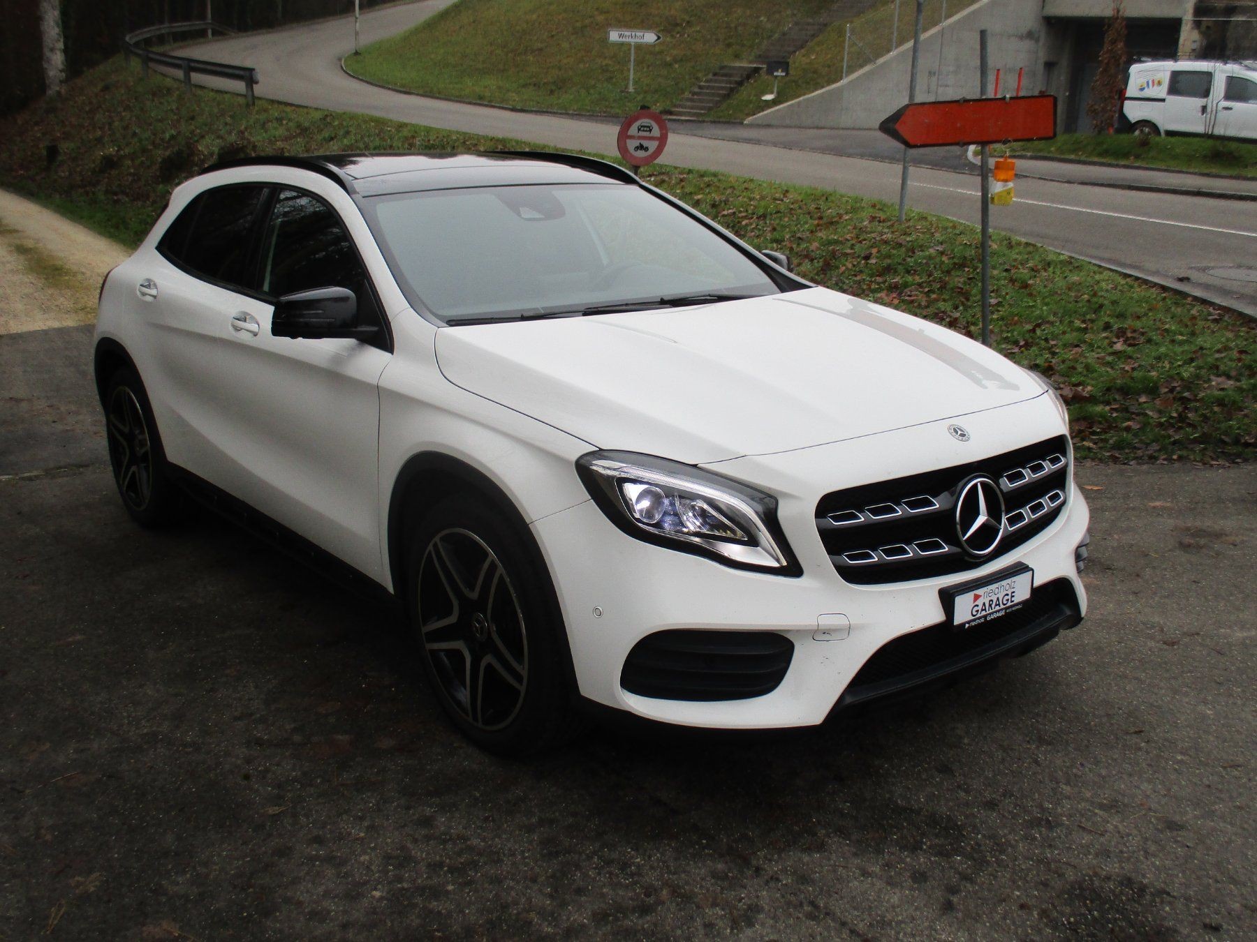 MERCEDES-BENZ GLA 250 AMG Line 4Matic 7G-DCT