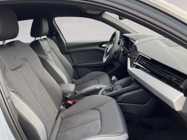 AUDI A1 Sportback 30 TFSI S Line Attraction S-tronic-image-16