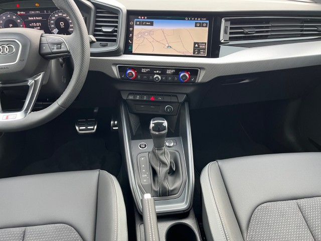AUDI A1 Sportback 30 TFSI S Line Attraction S-tronic-image-14