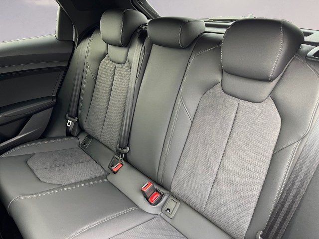 AUDI A1 Sportback 30 TFSI S Line Attraction S-tronic-image-15