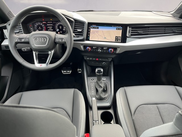 AUDI A1 Sportback 30 TFSI S Line Attraction S-tronic-image-11