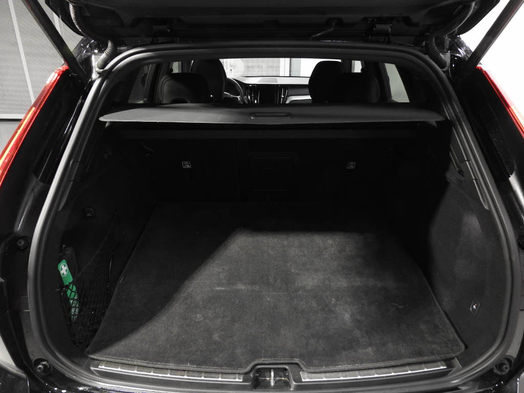 VOLVO XC60 2.0 T8 TE Polestar eAWD-image-10