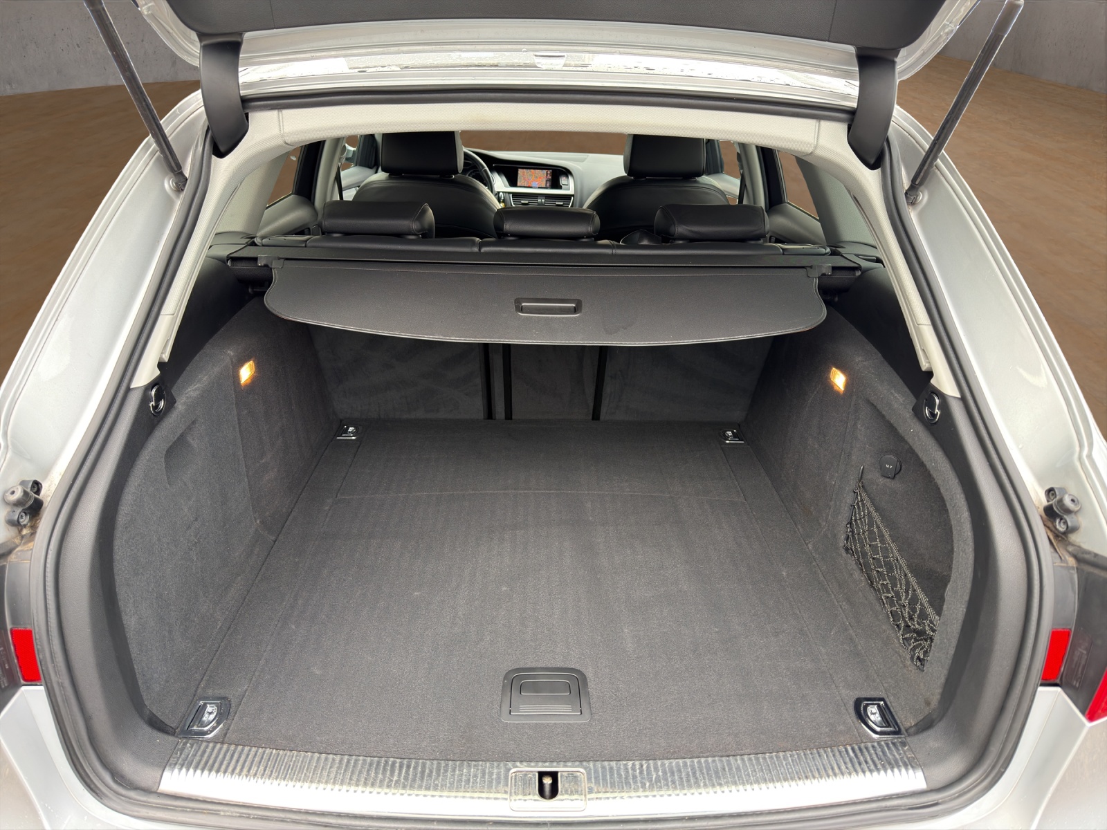 AUDI A4 allroad 2.0 TFSI quattro S-tronic-image-16