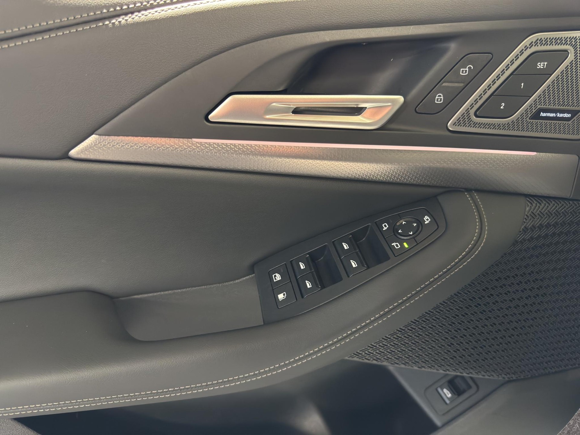 BMW 230e xDrive Active Tourer-image-11