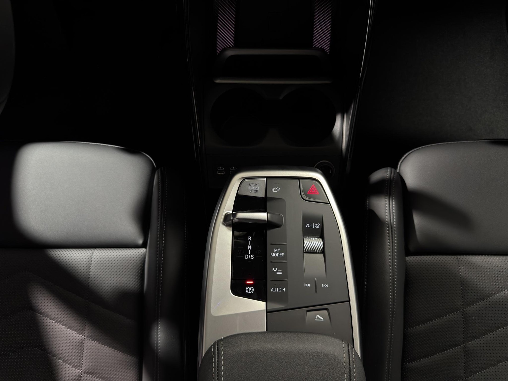BMW 230e xDrive Active Tourer-image-9