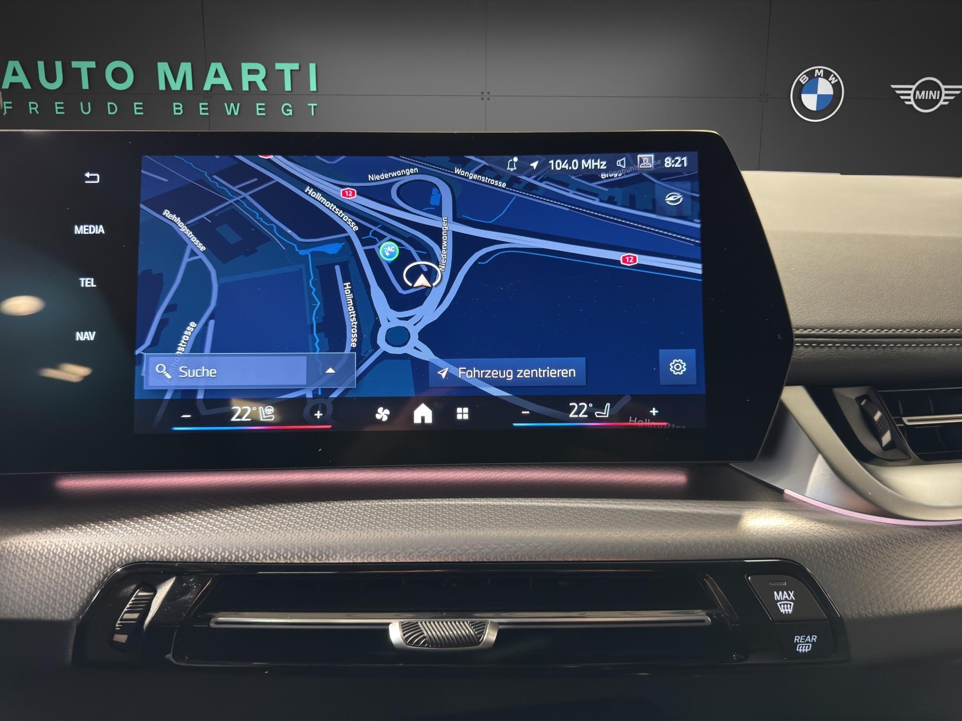 BMW 230e xDrive Active Tourer-image-8