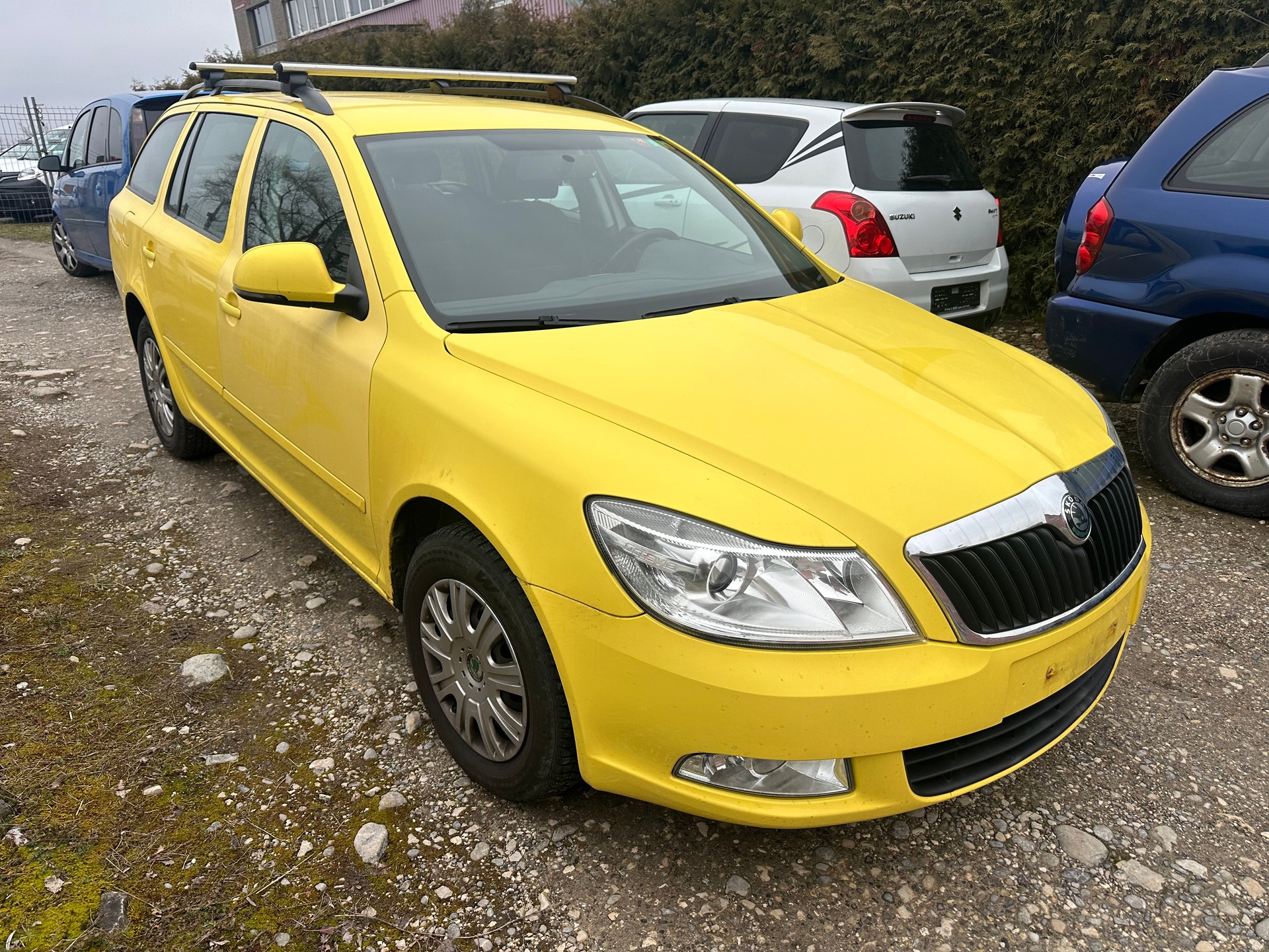 SKODA Octavia Combi 1.6 TDI Ambition 4x4-image-1