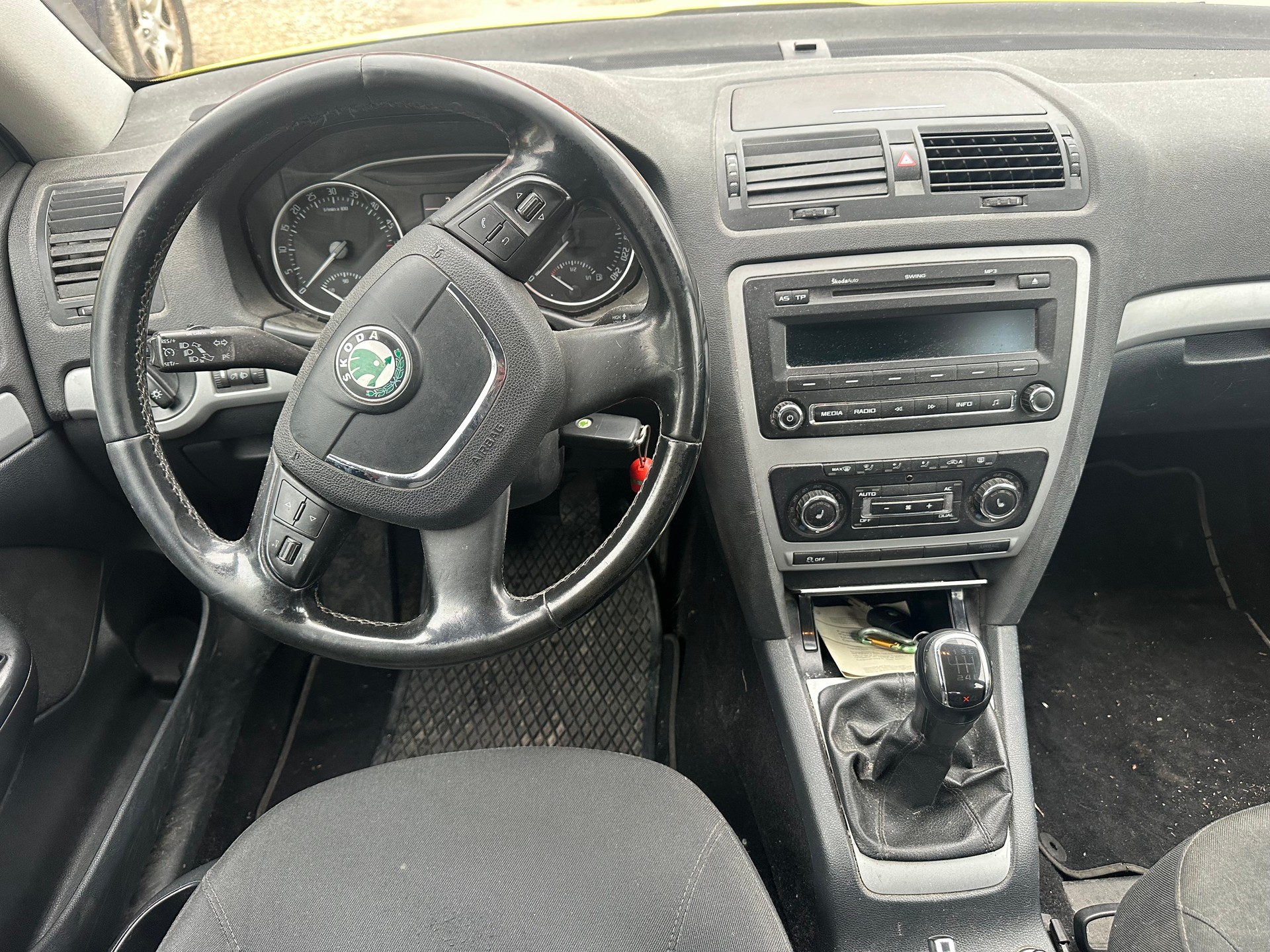 SKODA Octavia Combi 1.6 TDI Ambition 4x4-image-7