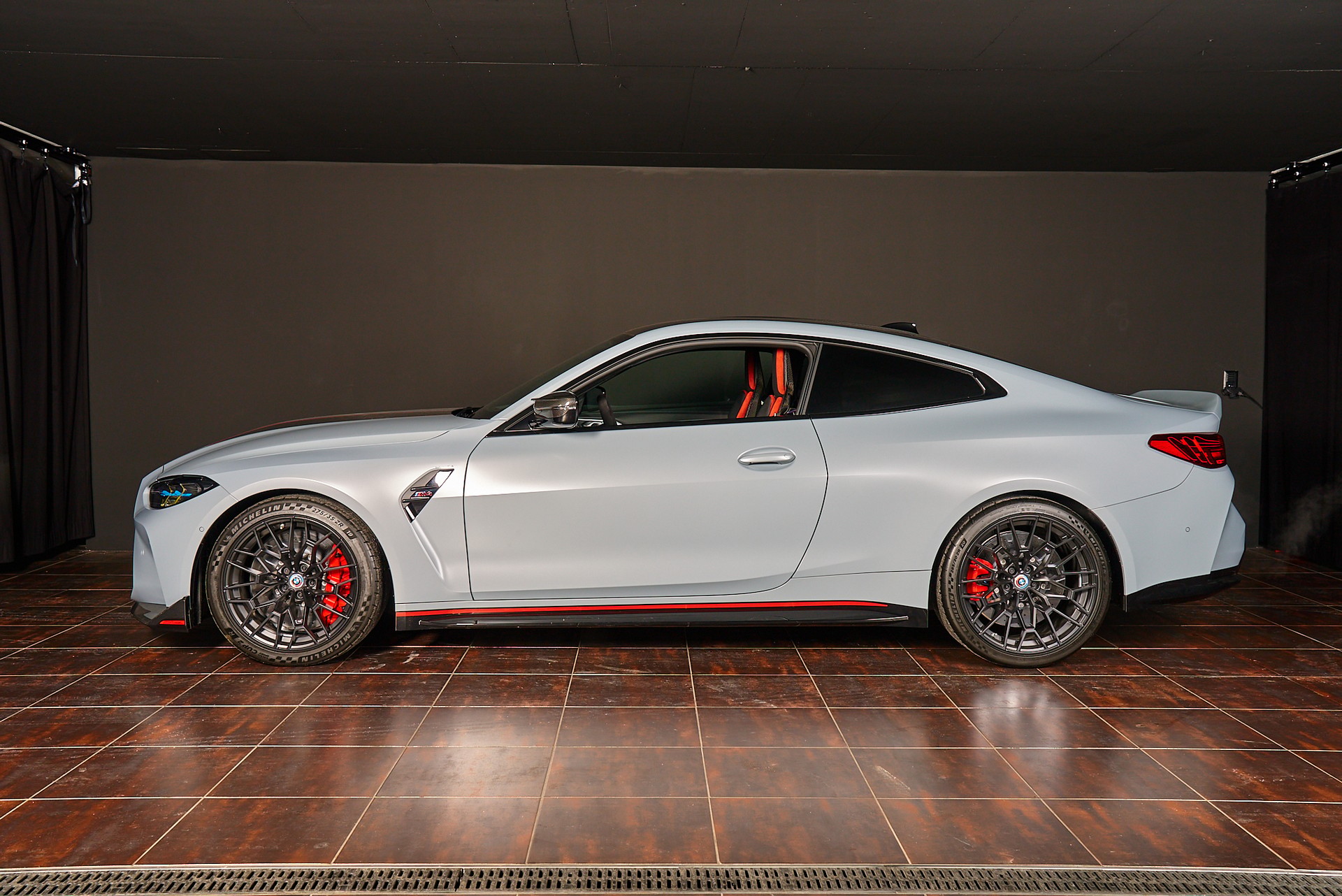 BMW M4 CSL Coupé-image-2