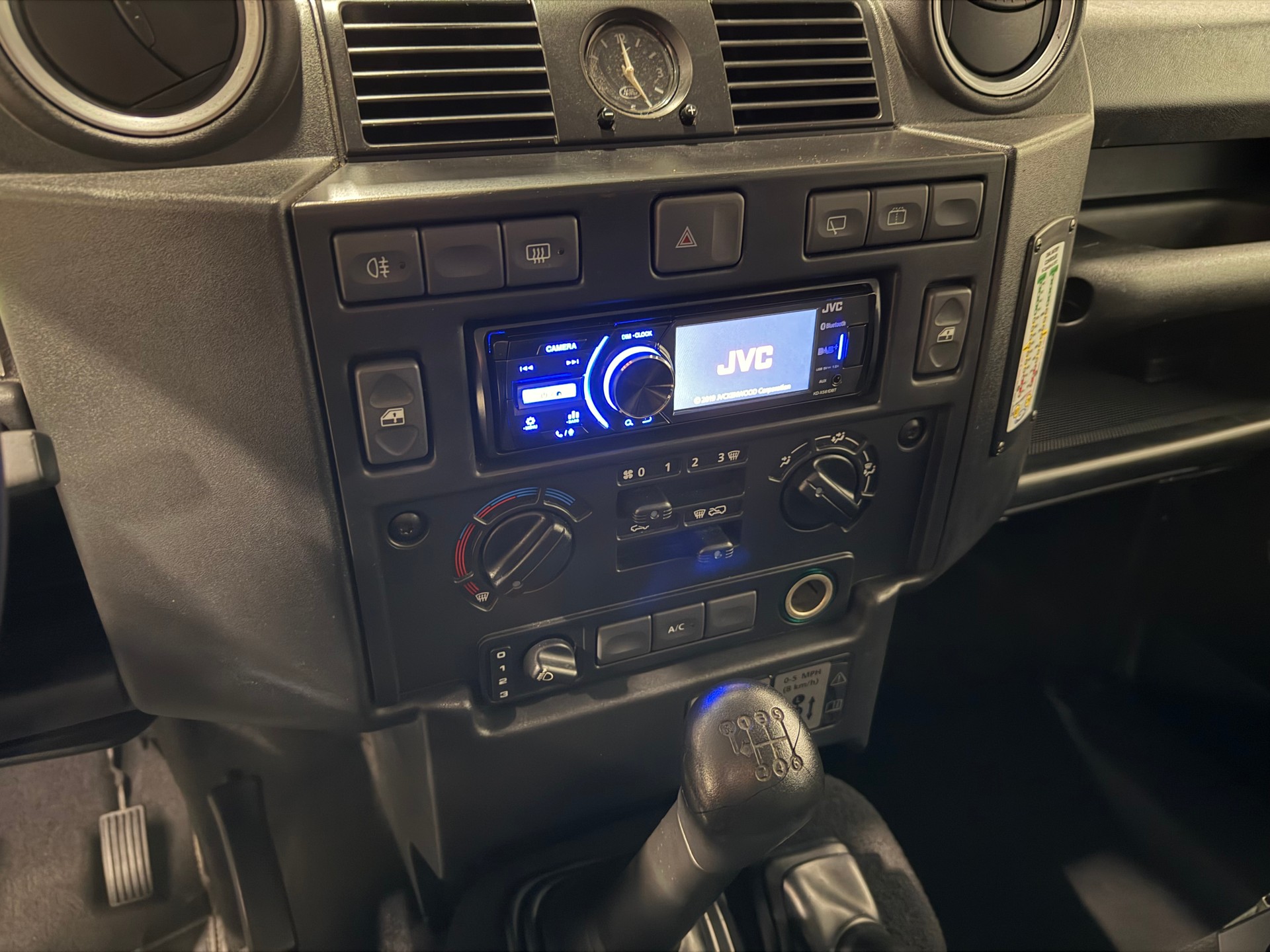 LAND ROVER 110-image-14
