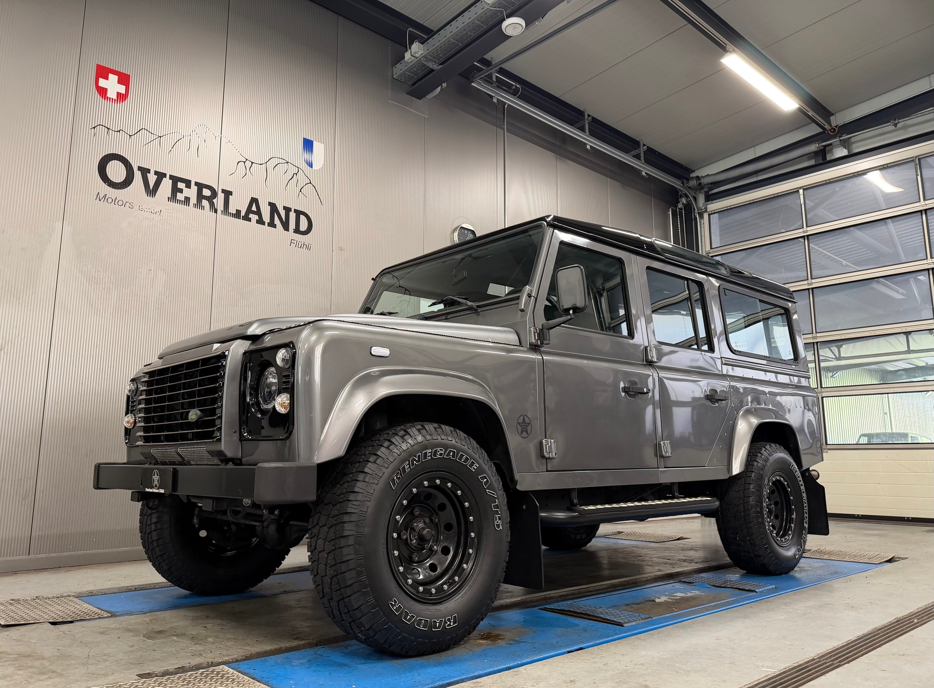 LAND ROVER 110-image-22