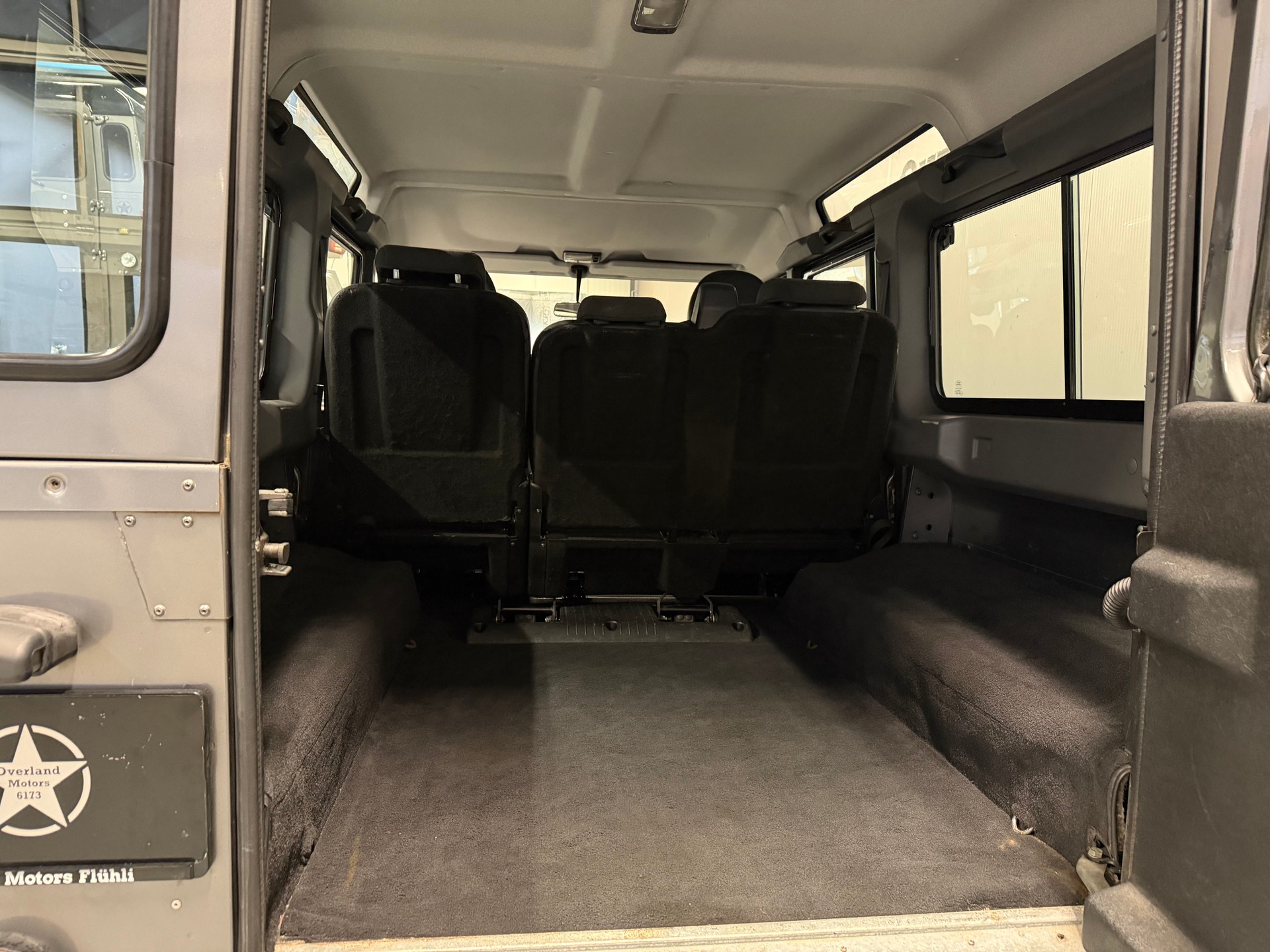 LAND ROVER 110-image-15