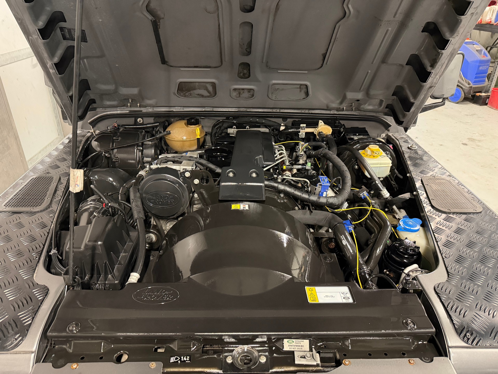LAND ROVER 110-image-21