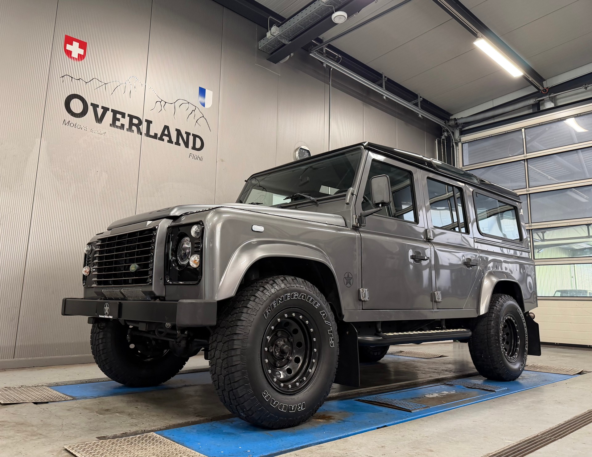 LAND ROVER 110-image-6