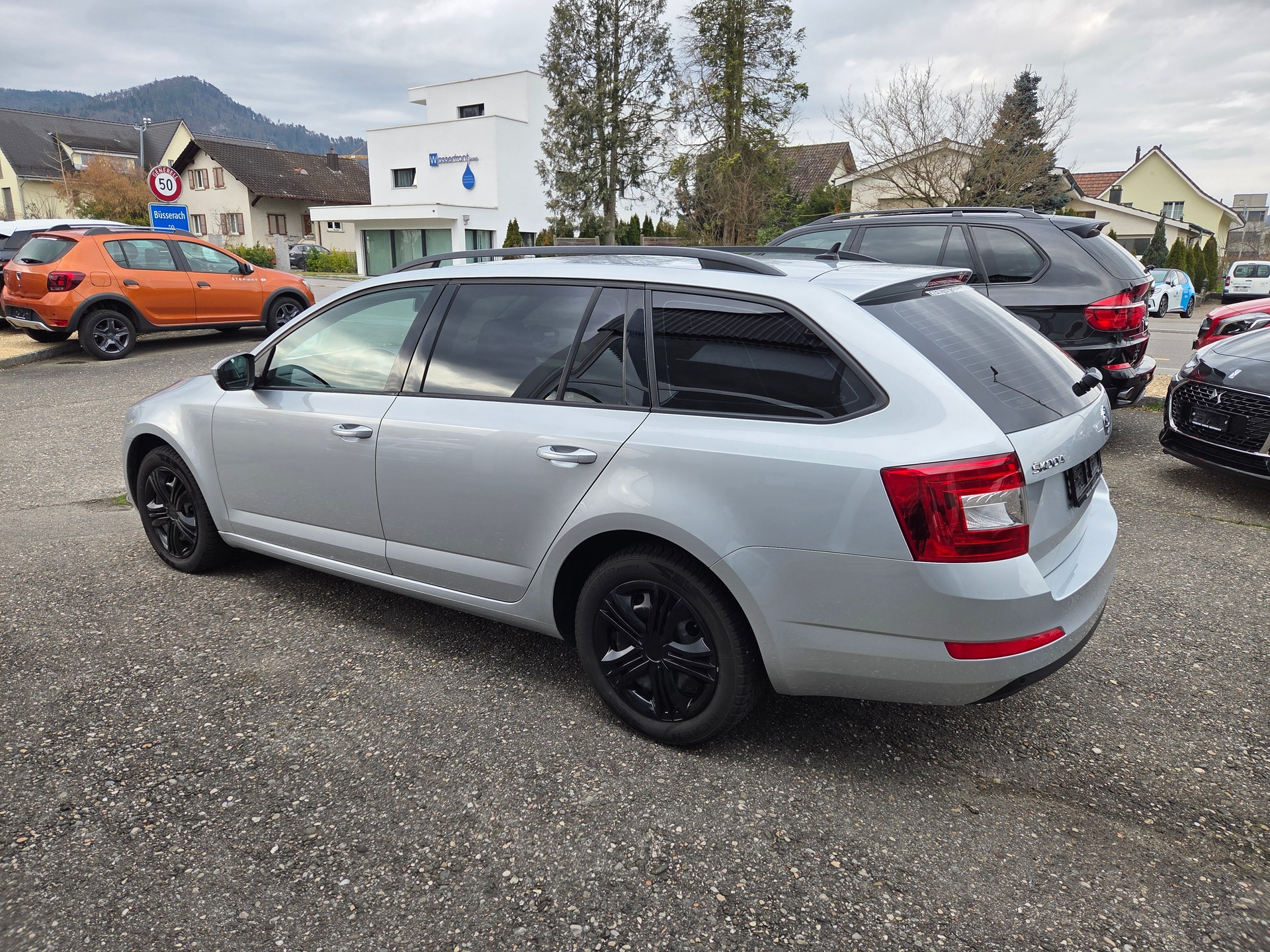 SKODA Octavia Combi 2.0 TDI Ambition DSG-image-5