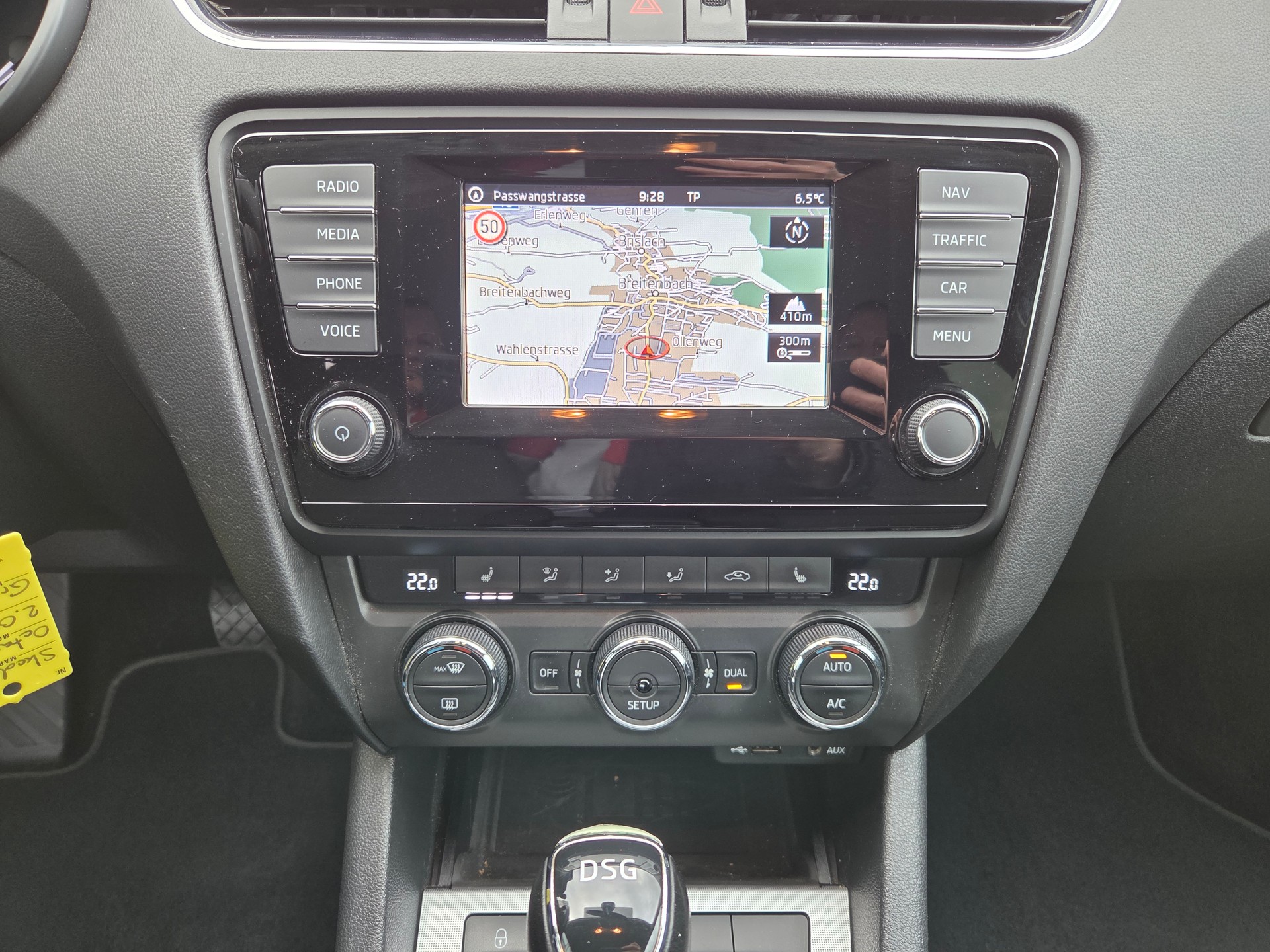 SKODA Octavia Combi 2.0 TDI Ambition DSG-image-18