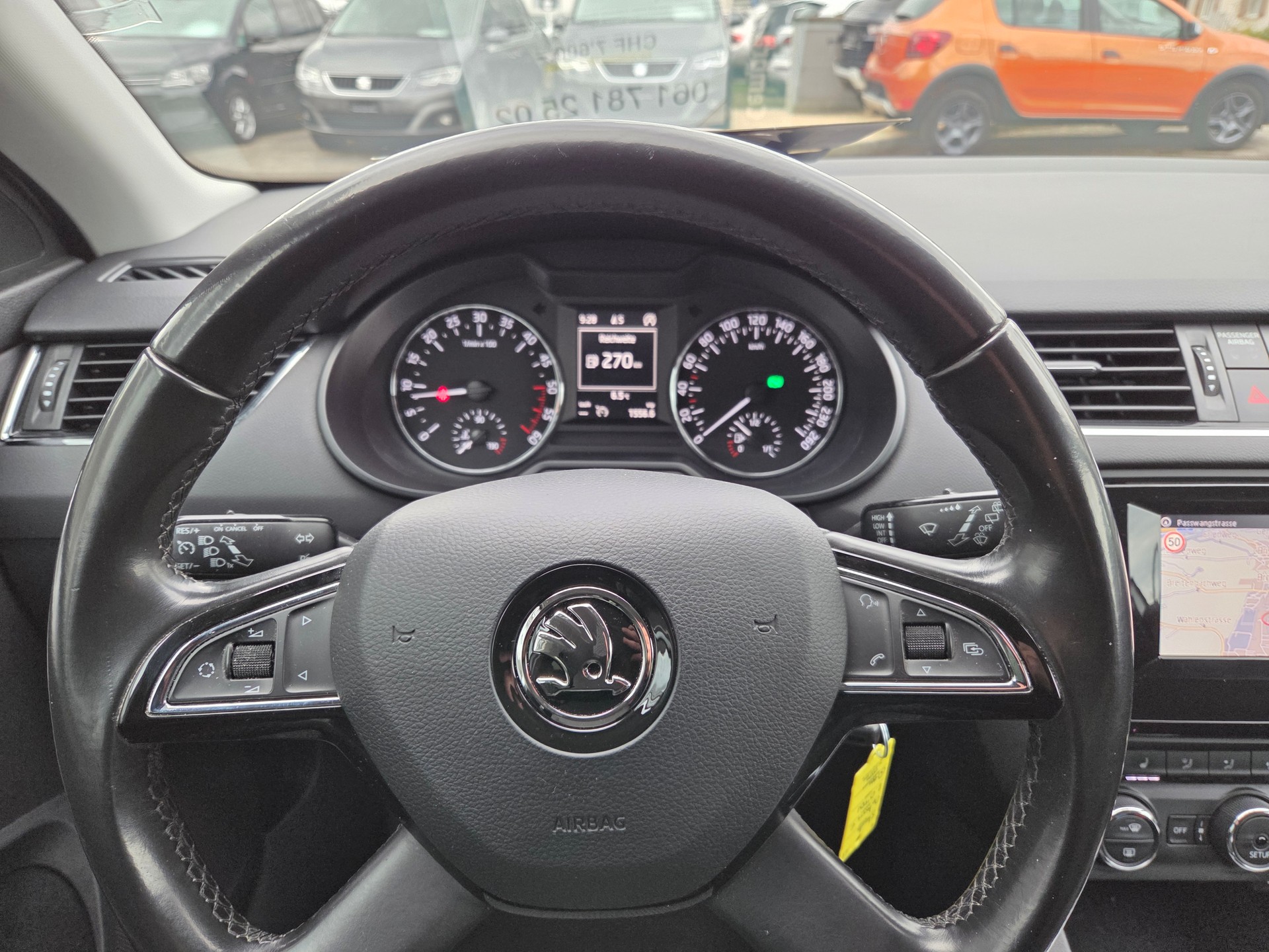 SKODA Octavia Combi 2.0 TDI Ambition DSG-image-19