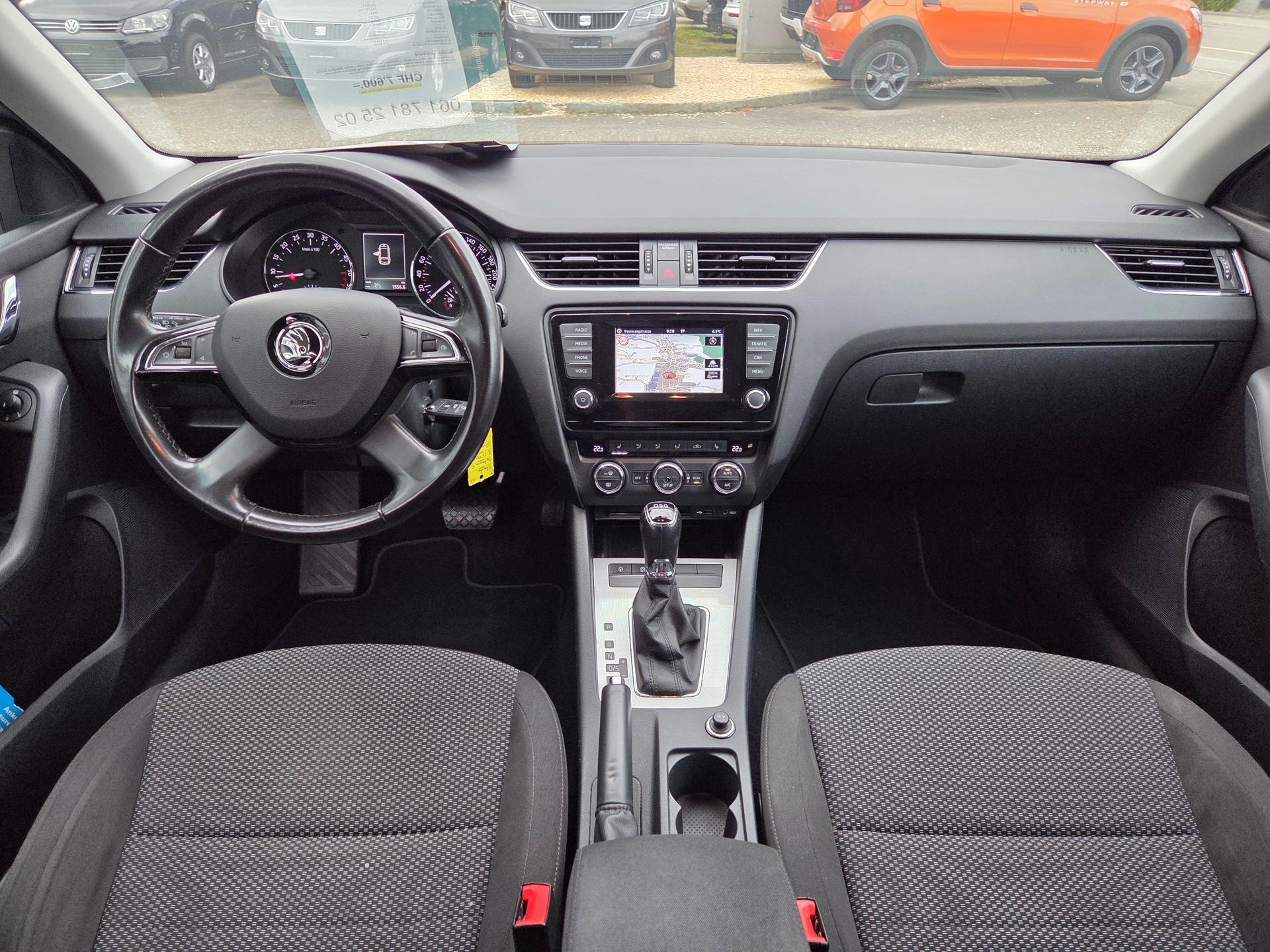 SKODA Octavia Combi 2.0 TDI Ambition DSG-image-17