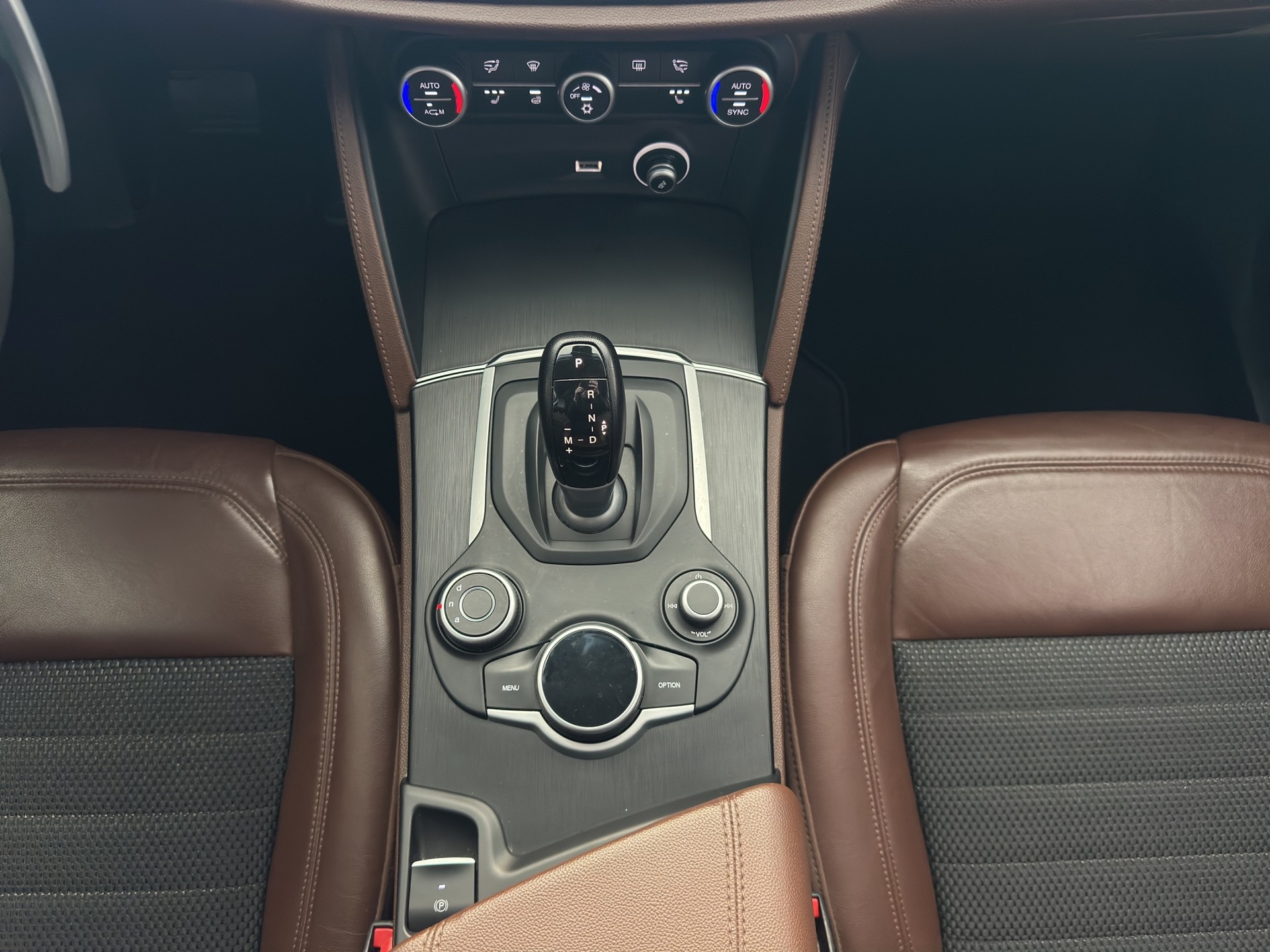ALFA ROMEO Stelvio 2.0 Super Q4 Automatic-image-17