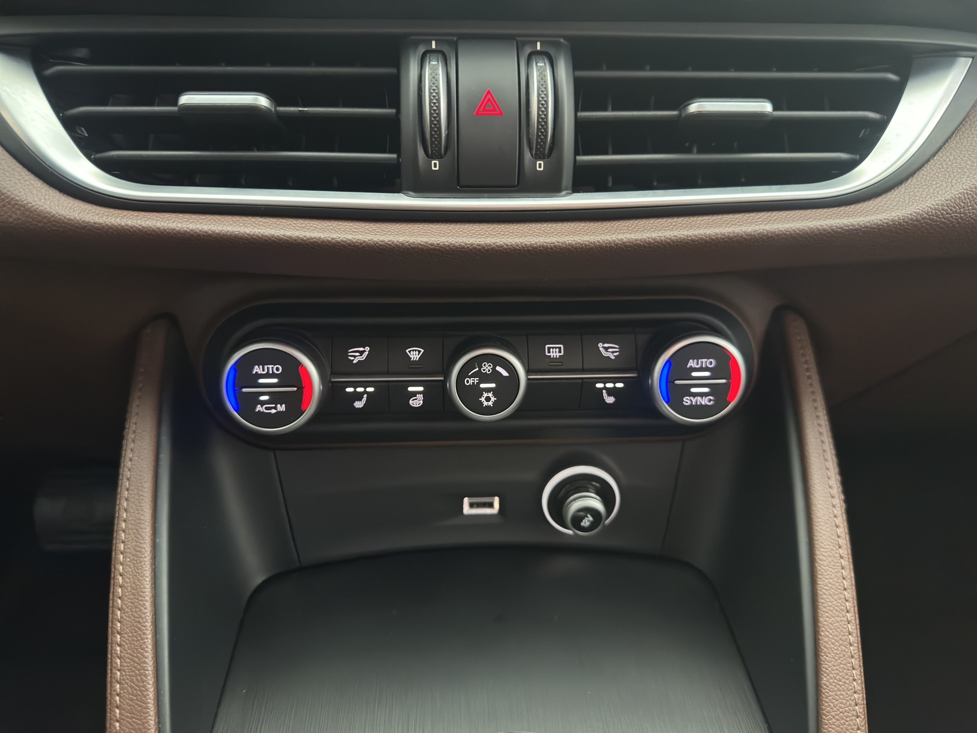 ALFA ROMEO Stelvio 2.0 Super Q4 Automatic-image-16