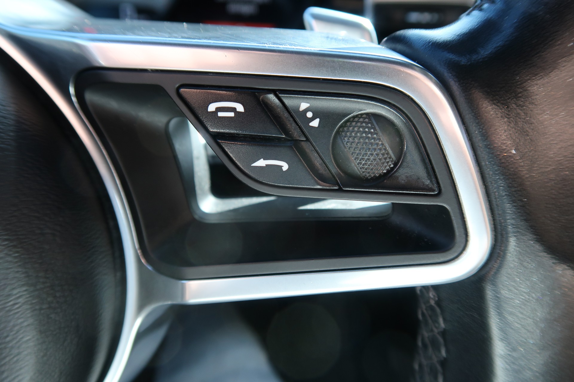 PORSCHE Macan S Diesel PDK-image-15