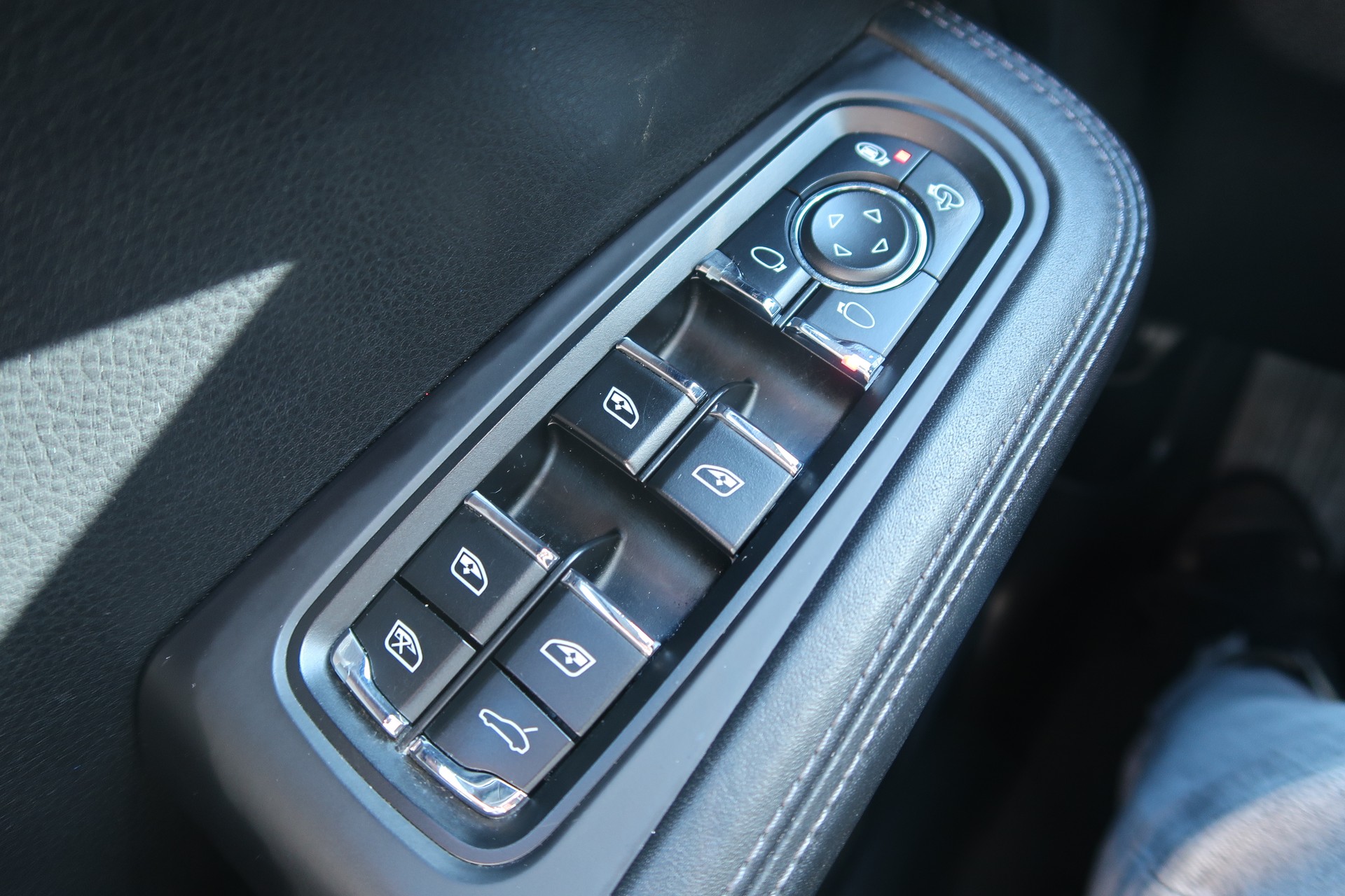 PORSCHE Macan S Diesel PDK-image-16