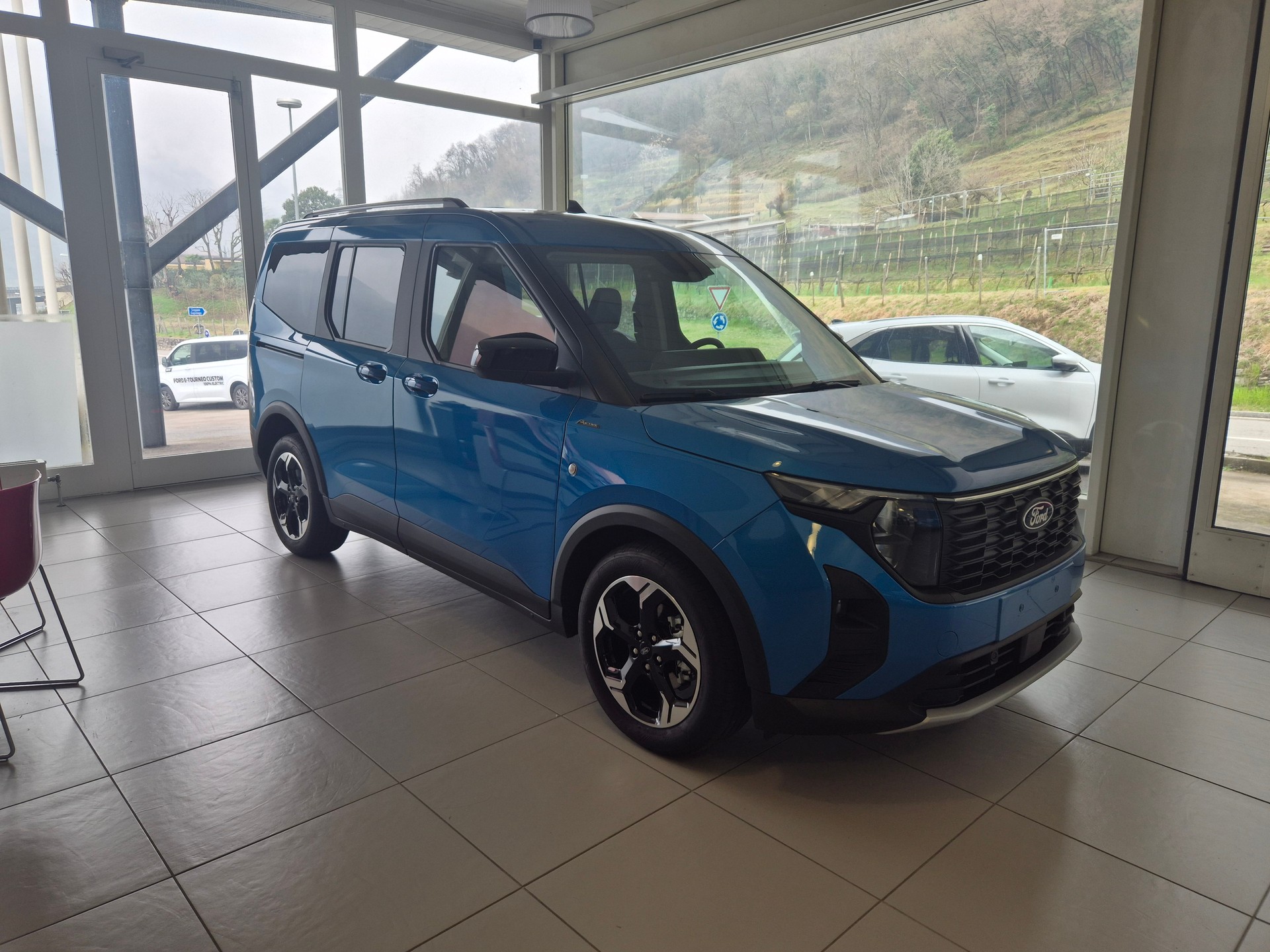 FORD Tourneo Courier 1.0 EcoBoost Active Automat-image-2