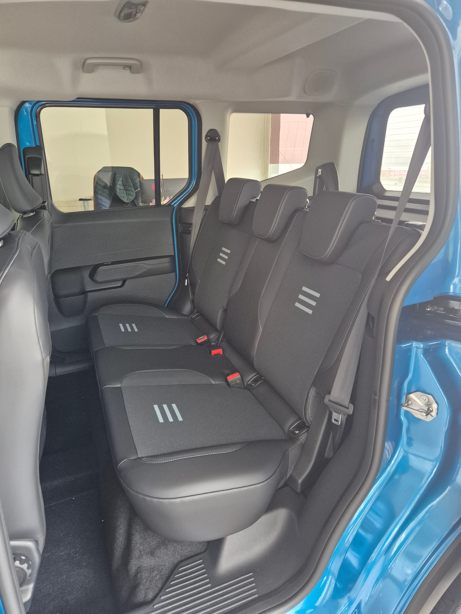 FORD Tourneo Courier 1.0 EcoBoost Active Automat-image-5