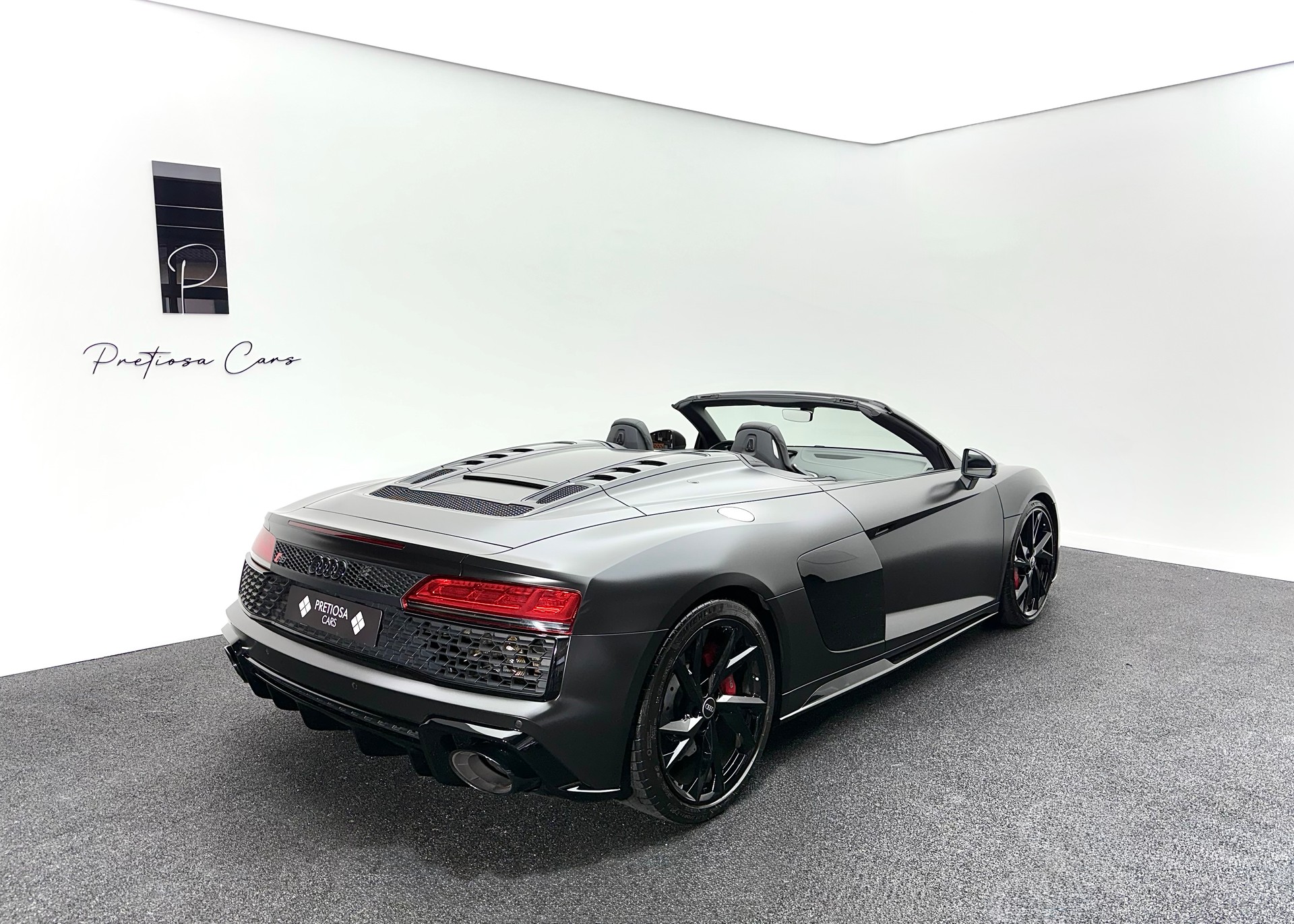 AUDI R8 Spyder RWD S-Tronic-image-4