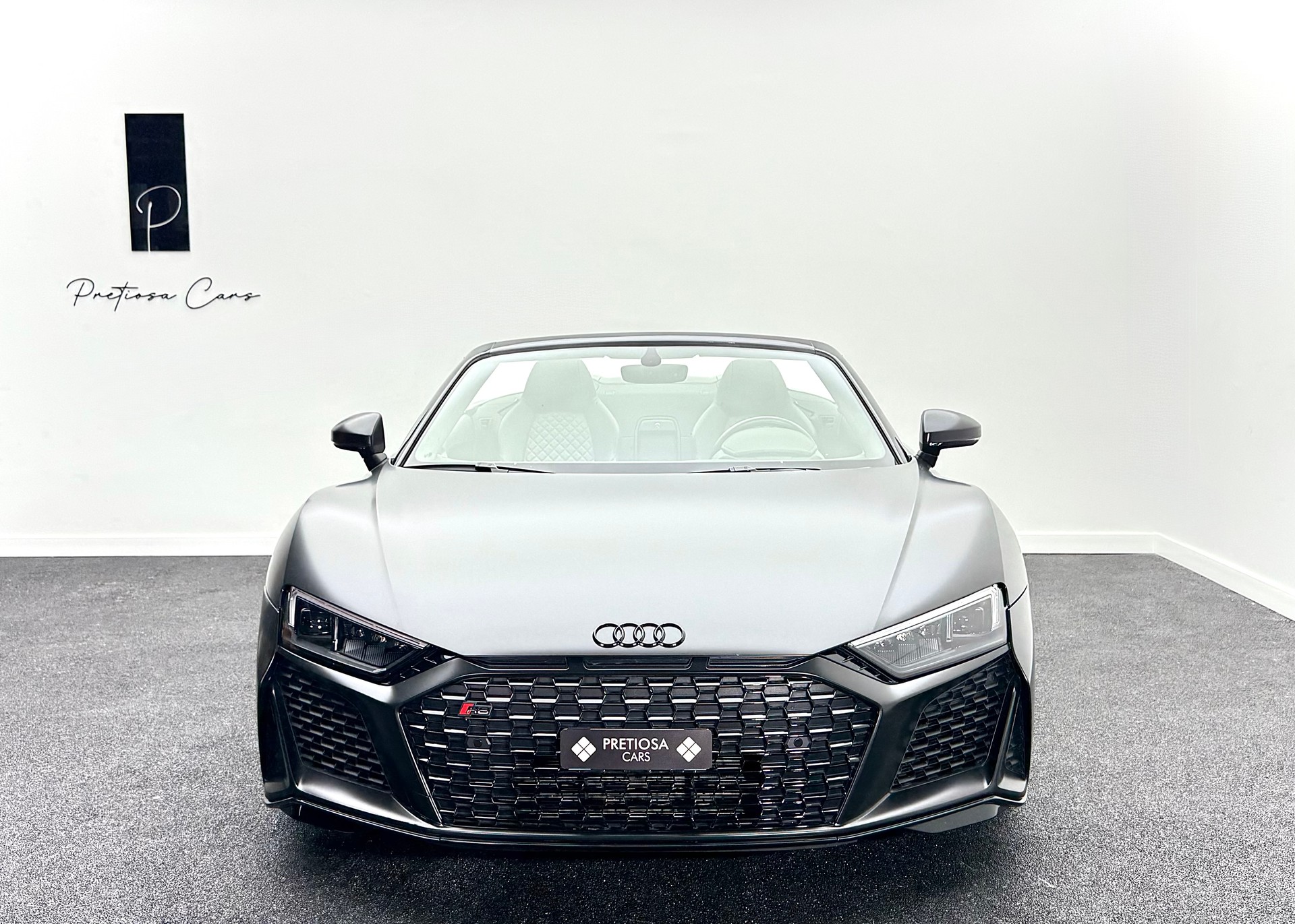 AUDI R8 Spyder RWD S-Tronic-image-2