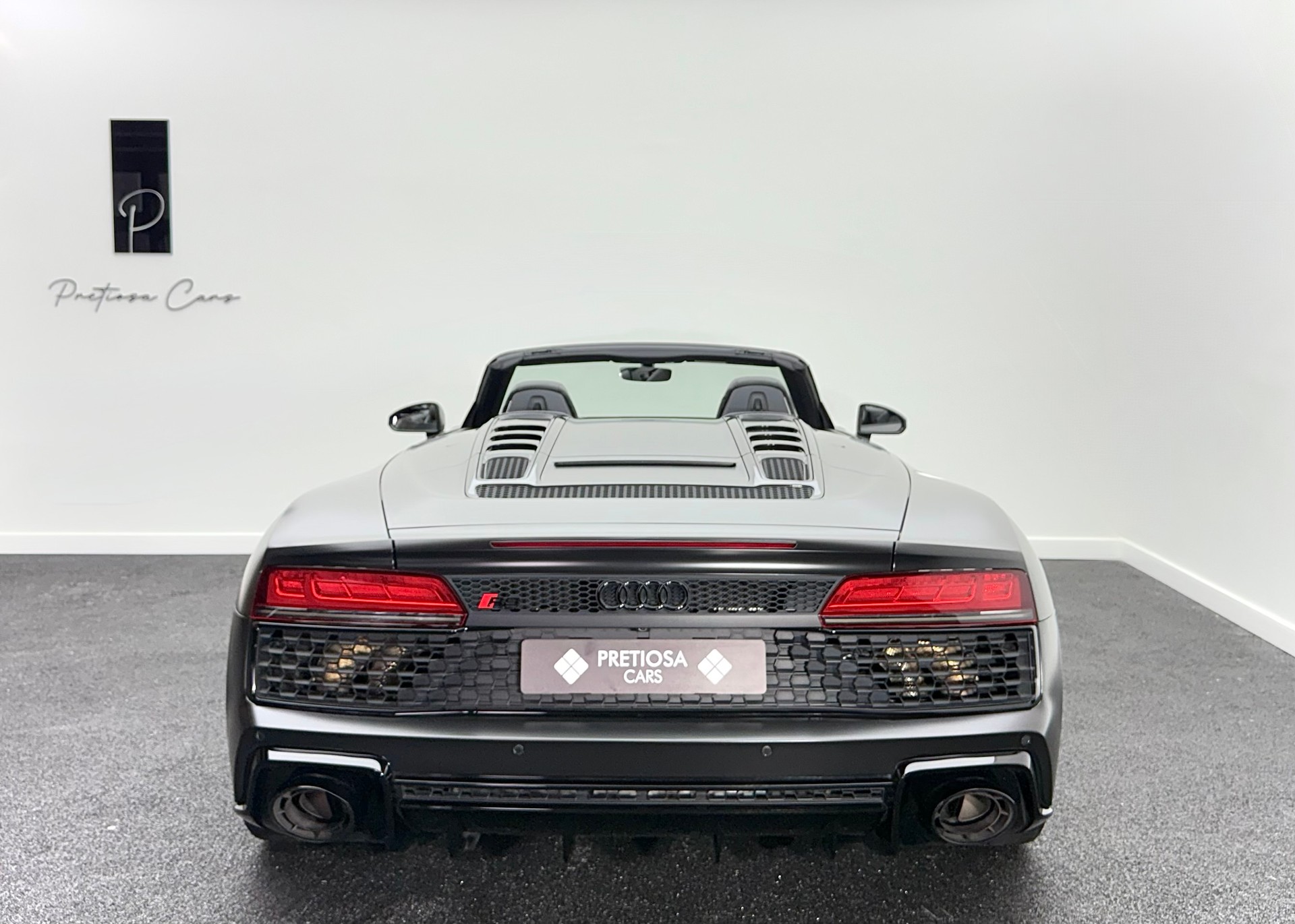 AUDI R8 Spyder RWD S-Tronic-image-5