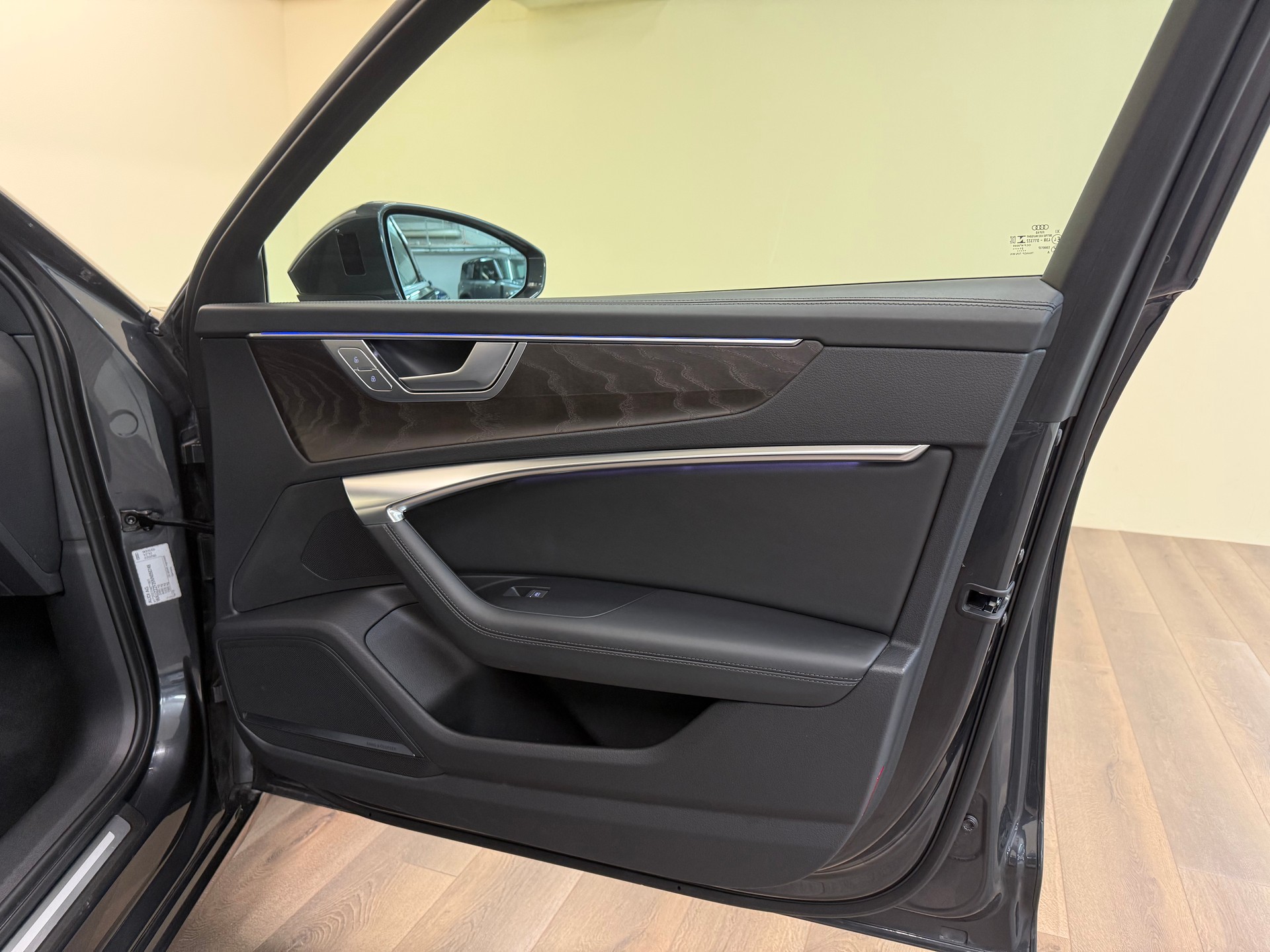 AUDI A6 Avant 55 TFSI Sport quattro S-tronic-image-21