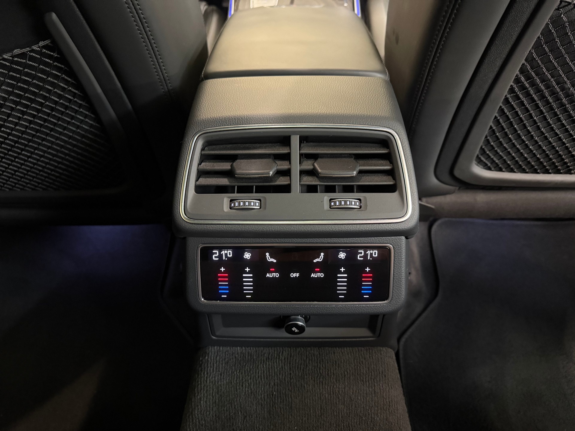 AUDI A6 Avant 55 TFSI Sport quattro S-tronic-image-30