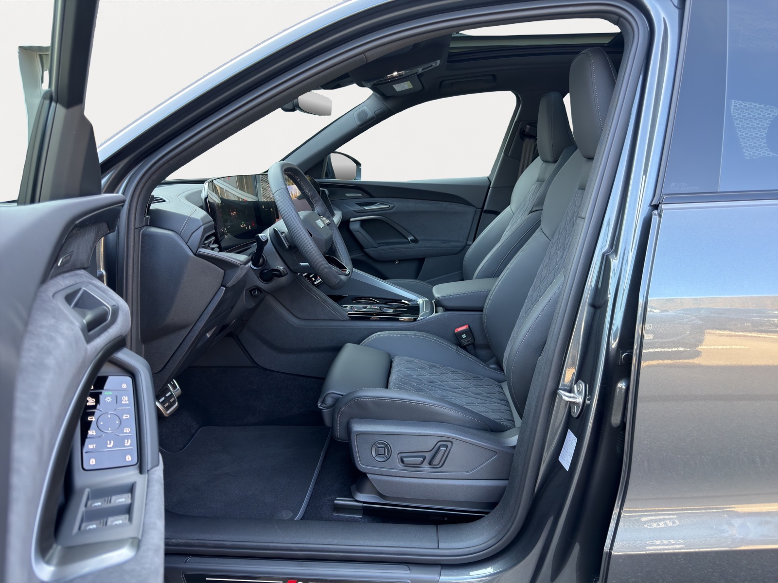 AUDI SQ5 TFSI quattro S-tronic-image-4