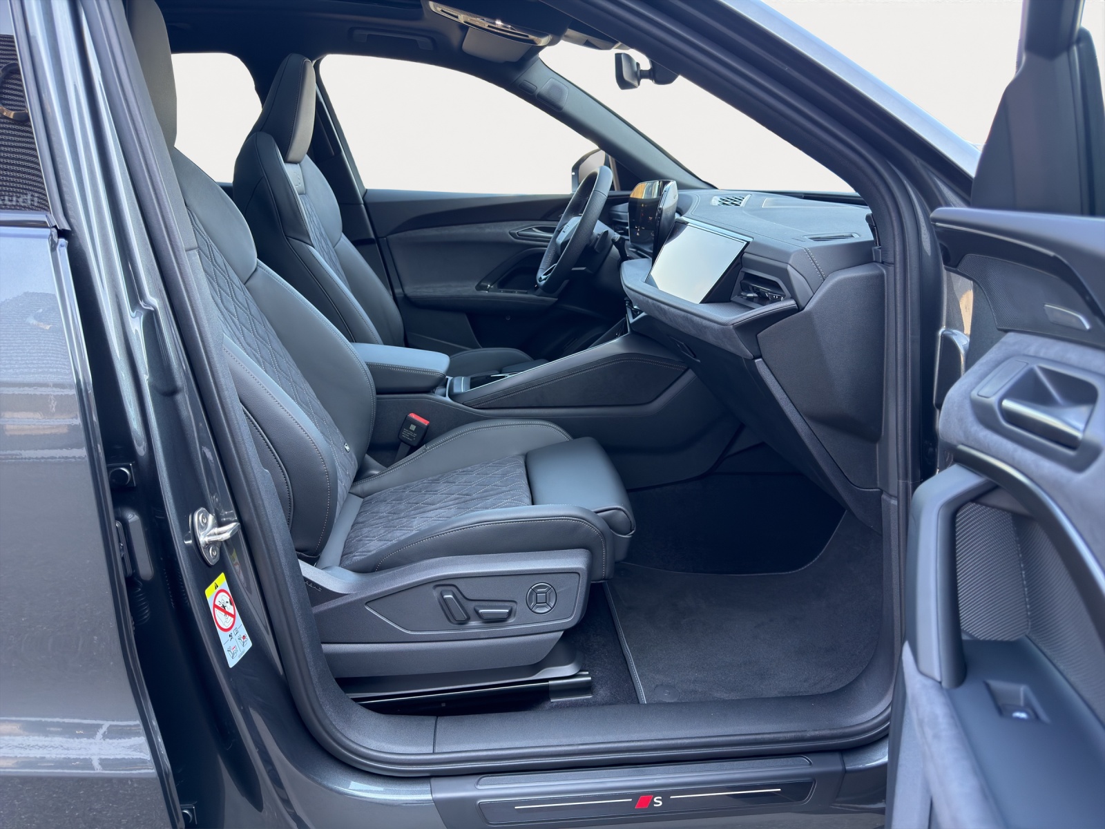 AUDI SQ5 TFSI quattro S-tronic-image-6