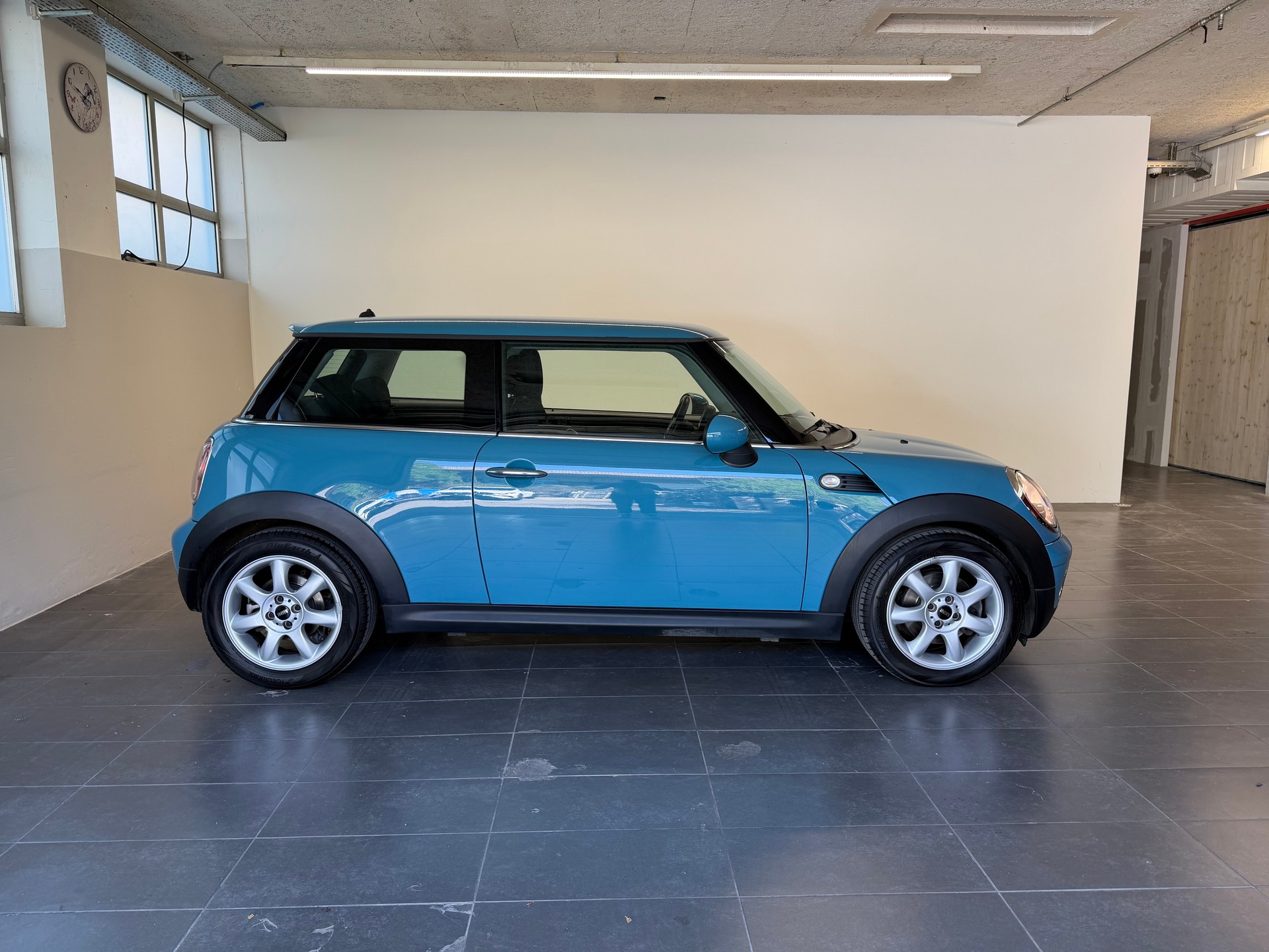 MINI One-image-2