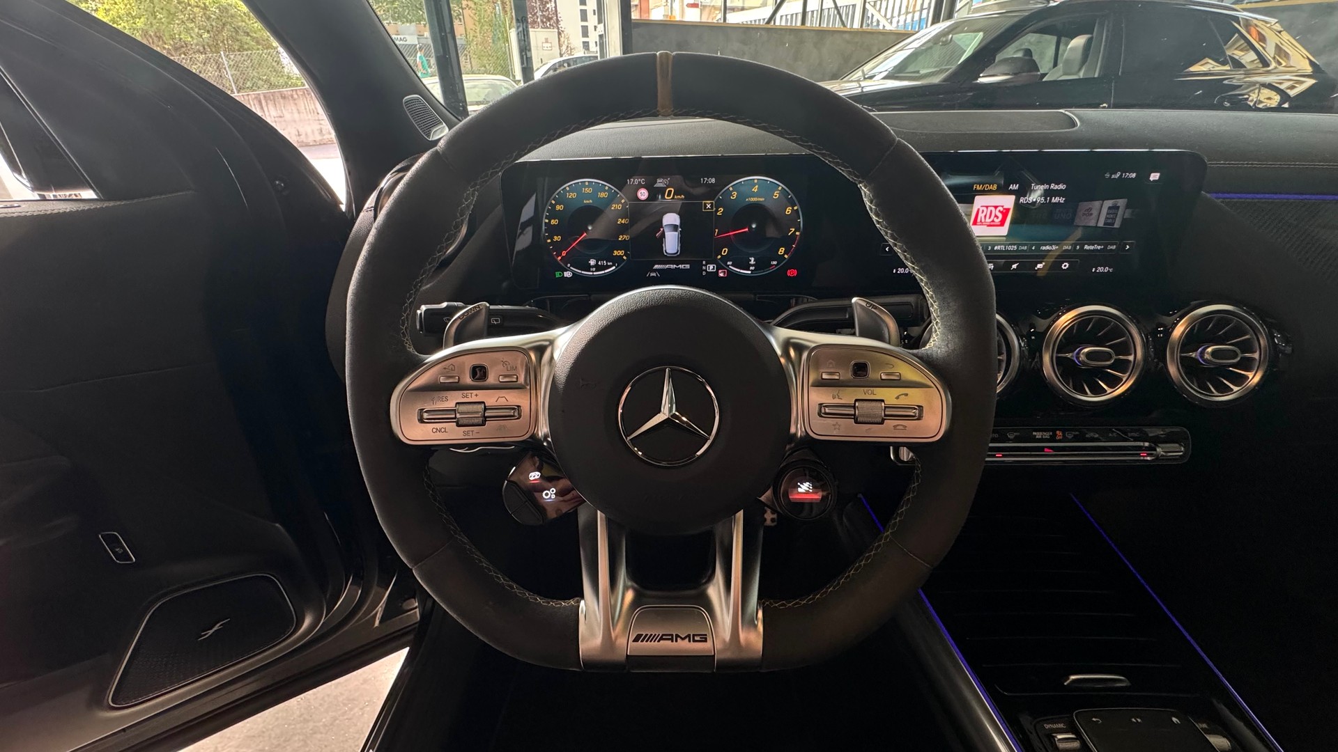 MERCEDES-BENZ GLA 45 S AMG 4Matic+ 8G-Speedshift DCT-image-6