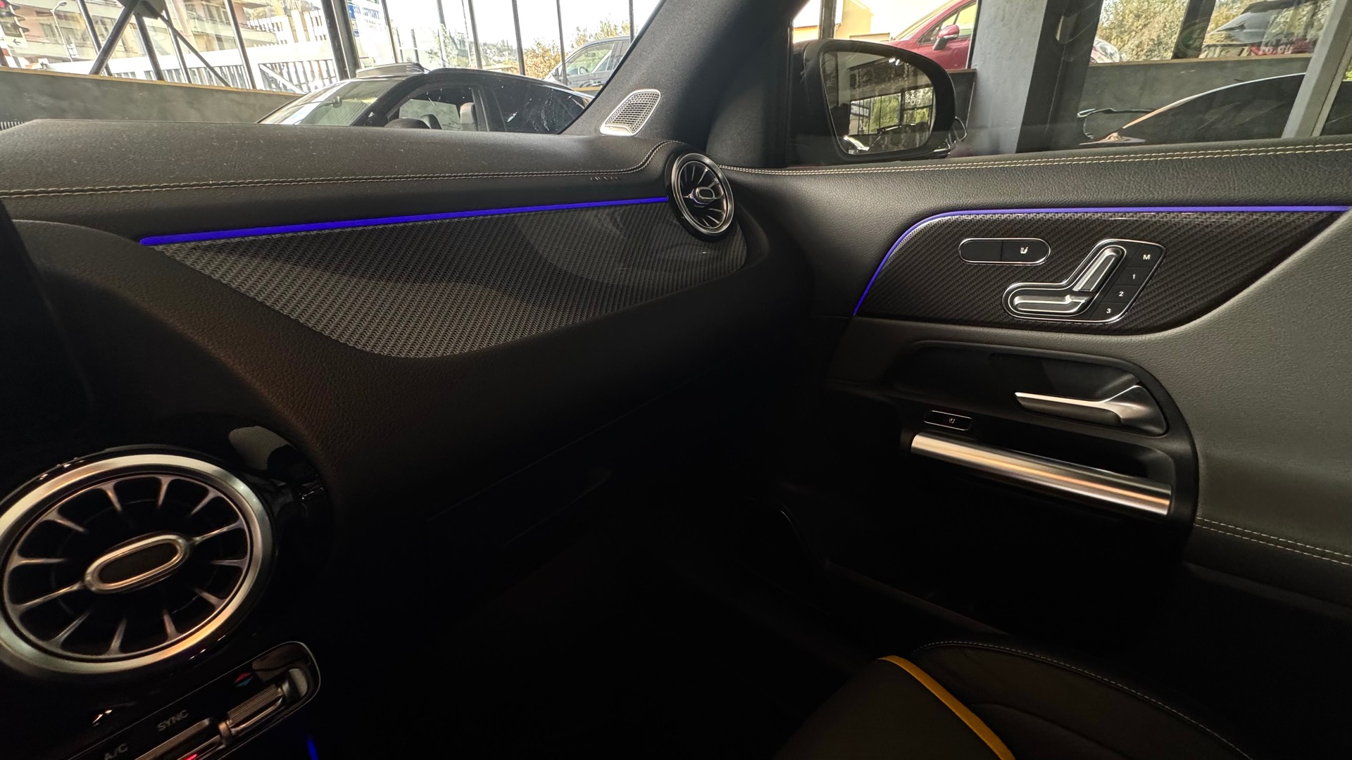 MERCEDES-BENZ GLA 45 S AMG 4Matic+ 8G-Speedshift DCT-image-7