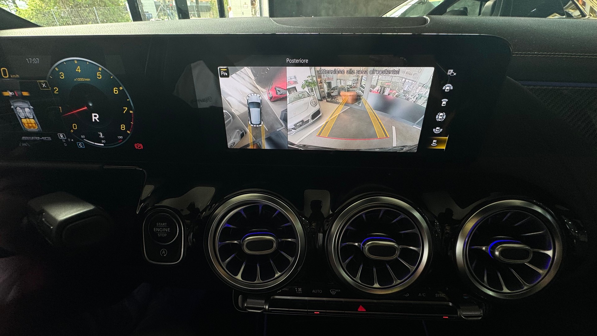 MERCEDES-BENZ GLA 45 S AMG 4Matic+ 8G-Speedshift DCT-image-12