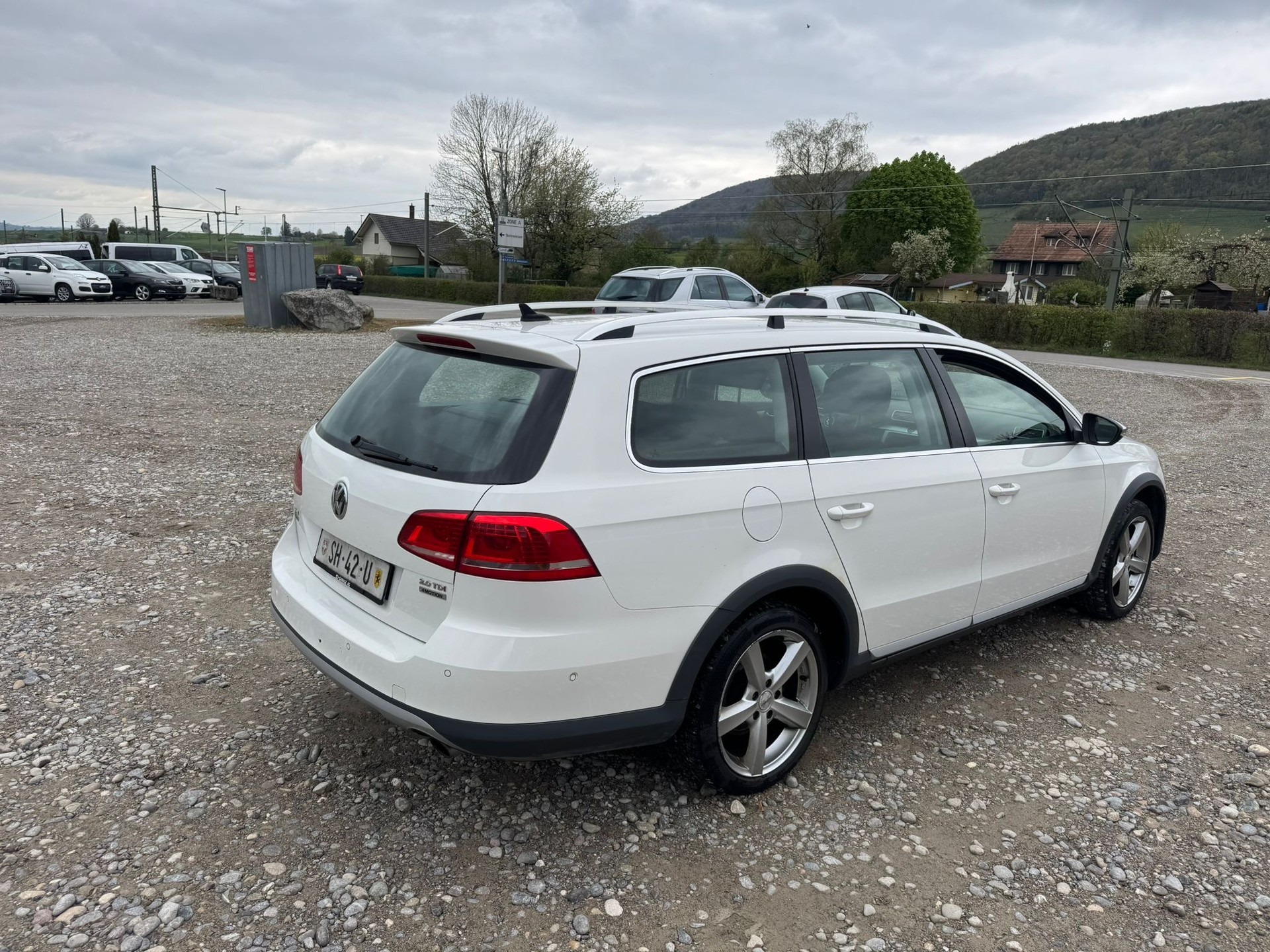 VW Passat Alltrack 2.0 TDI BMT 4Motion-image-3