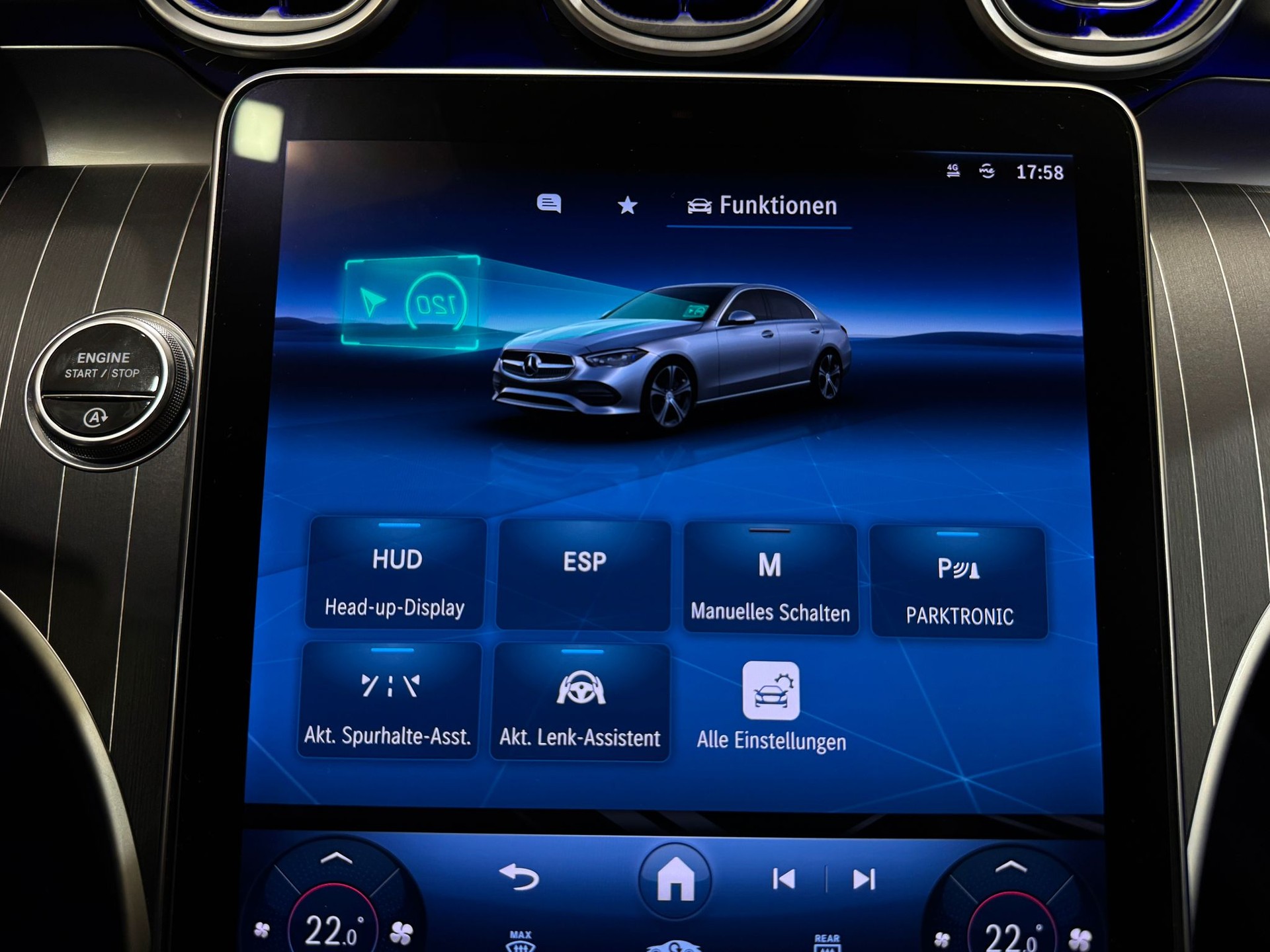 MERCEDES-BENZ C 300 4Matic AMG Line-image-21