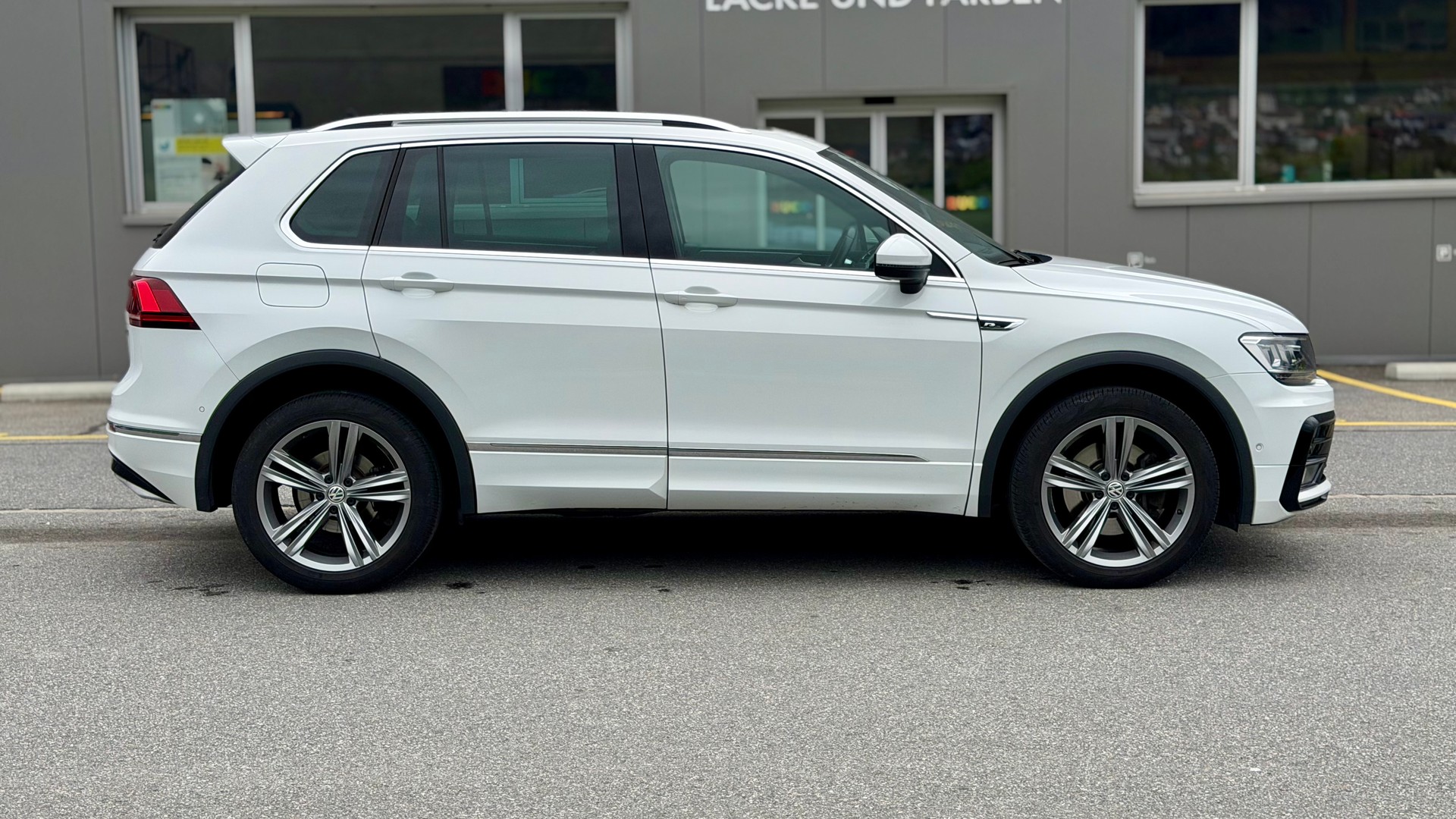 VW Tiguan 2.0TSI Highline 4Motion DSG-image-5