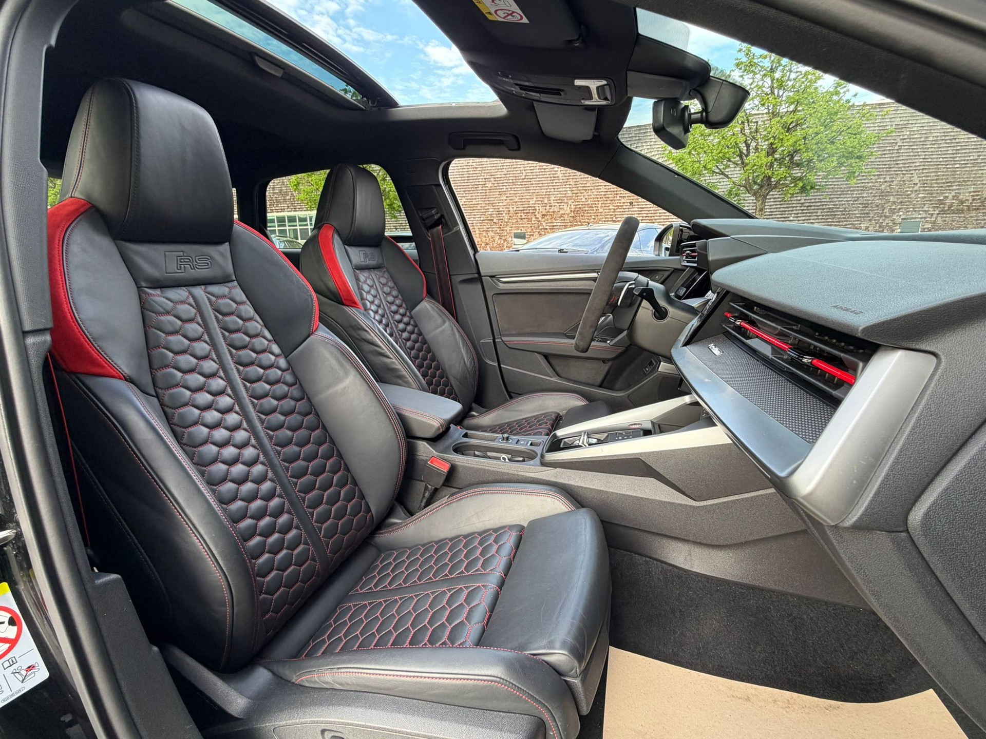 AUDI RS3 Sportback 2.5 TSI quattro S-tronic-image-15