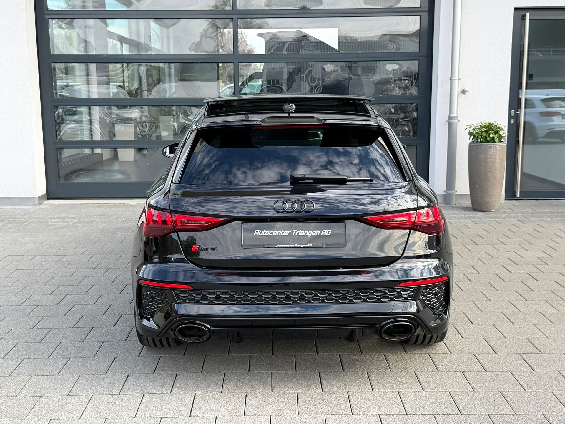 AUDI RS3 Sportback 2.5 TSI quattro S-tronic-image-9