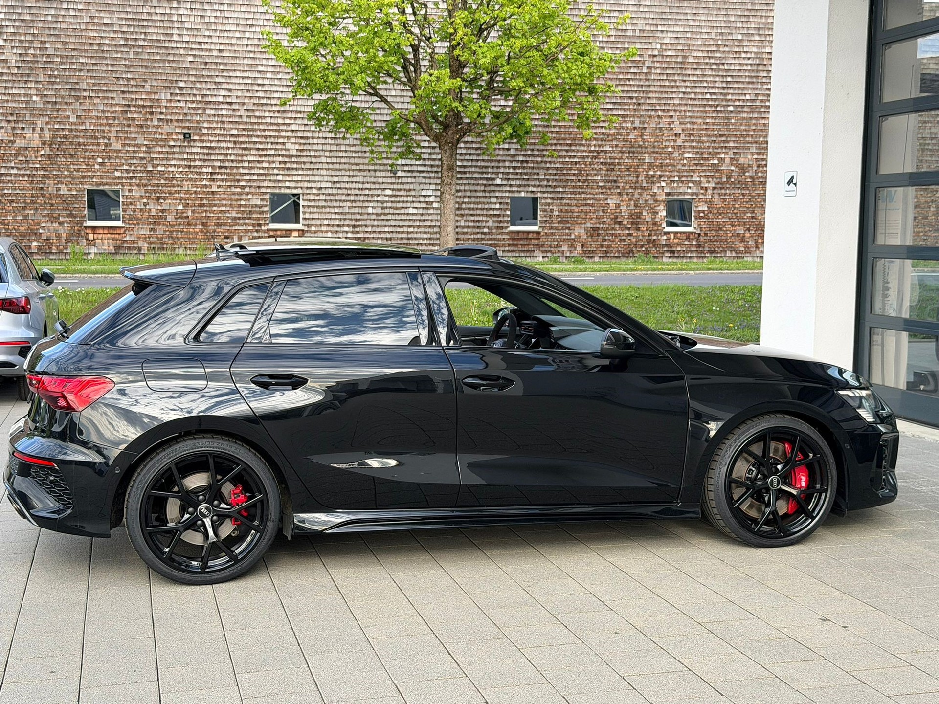 AUDI RS3 Sportback 2.5 TSI quattro S-tronic-image-8