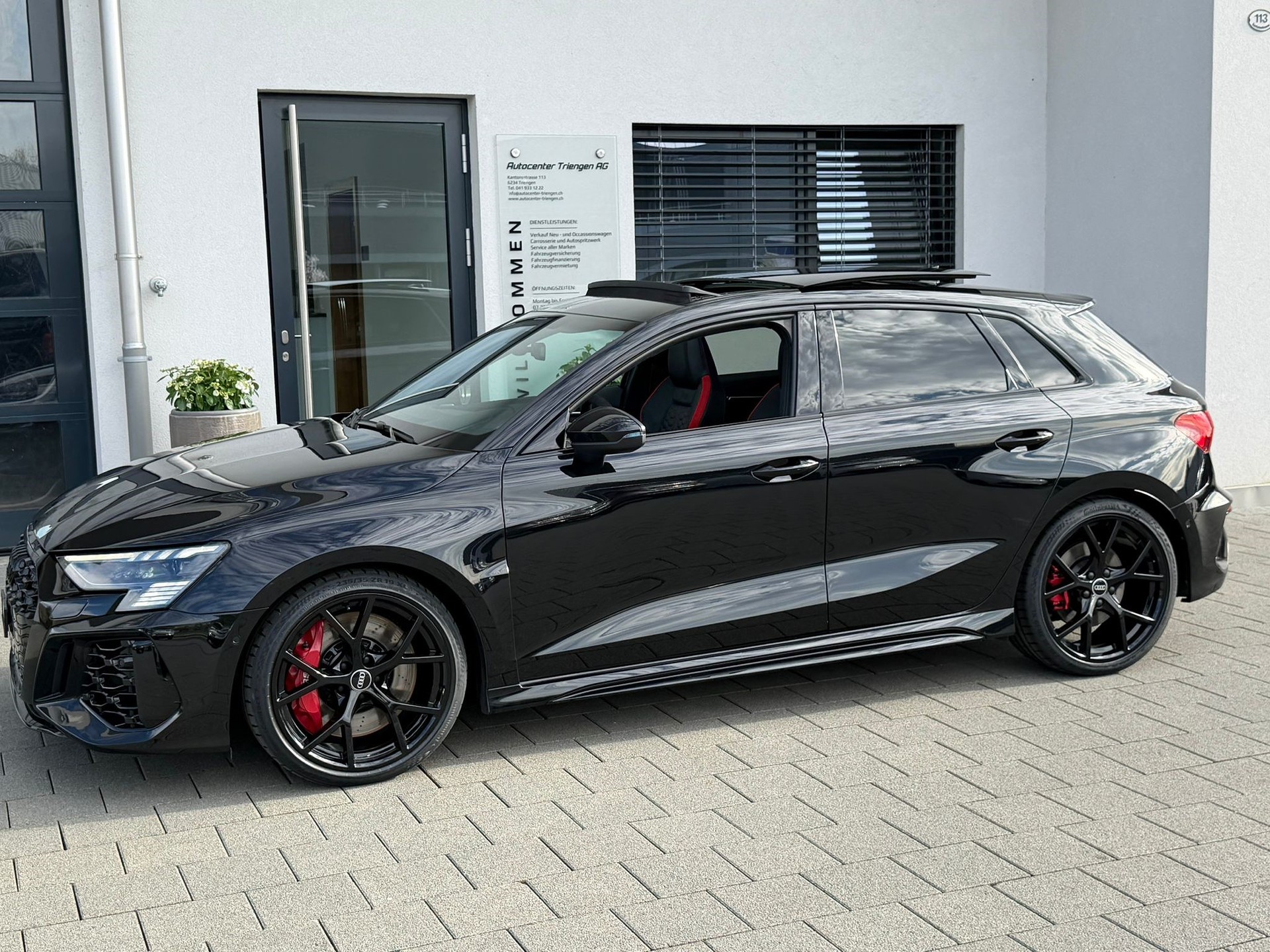 AUDI RS3 Sportback 2.5 TSI quattro S-tronic-image-5