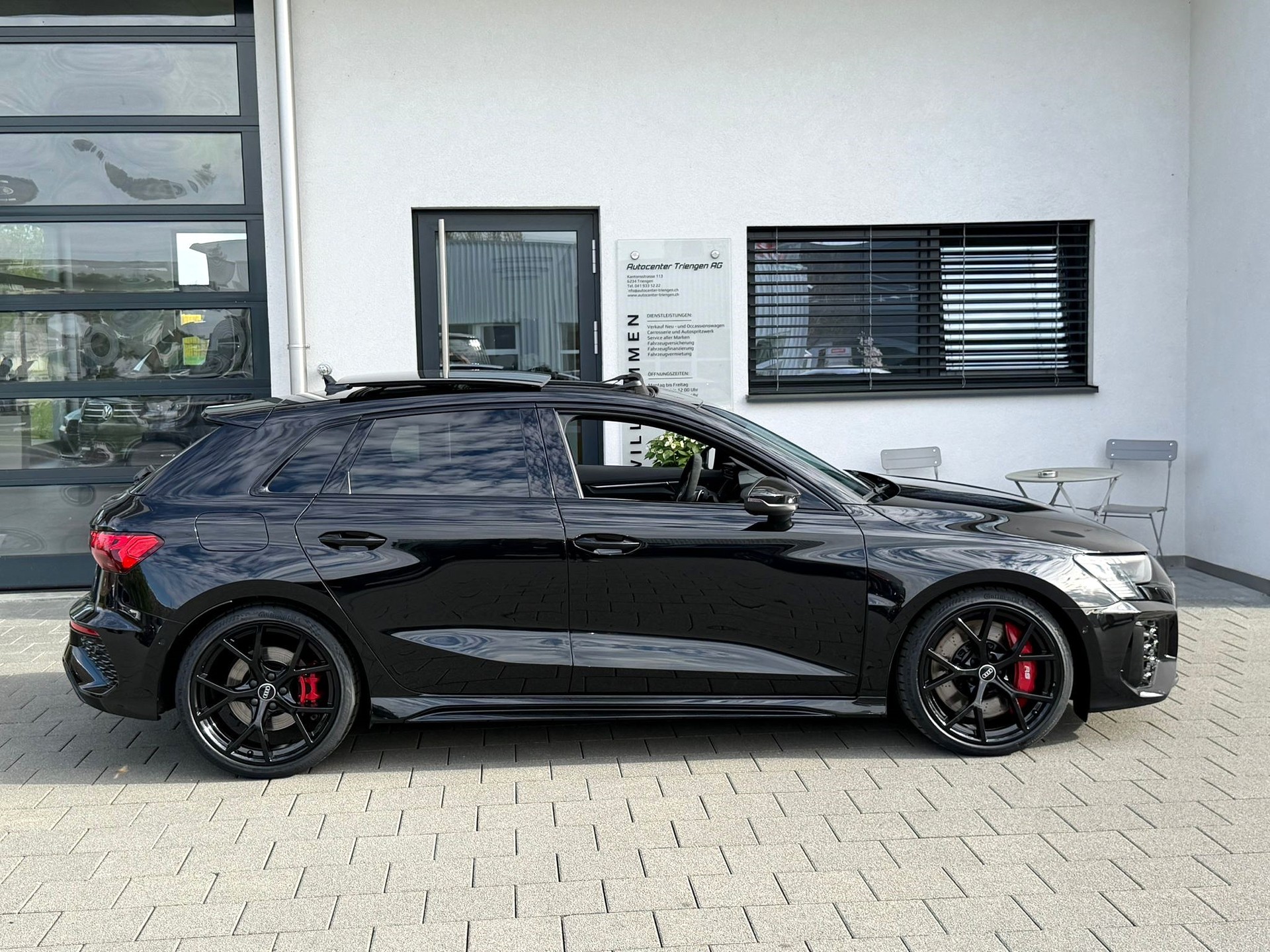 AUDI RS3 Sportback 2.5 TSI quattro S-tronic-image-2