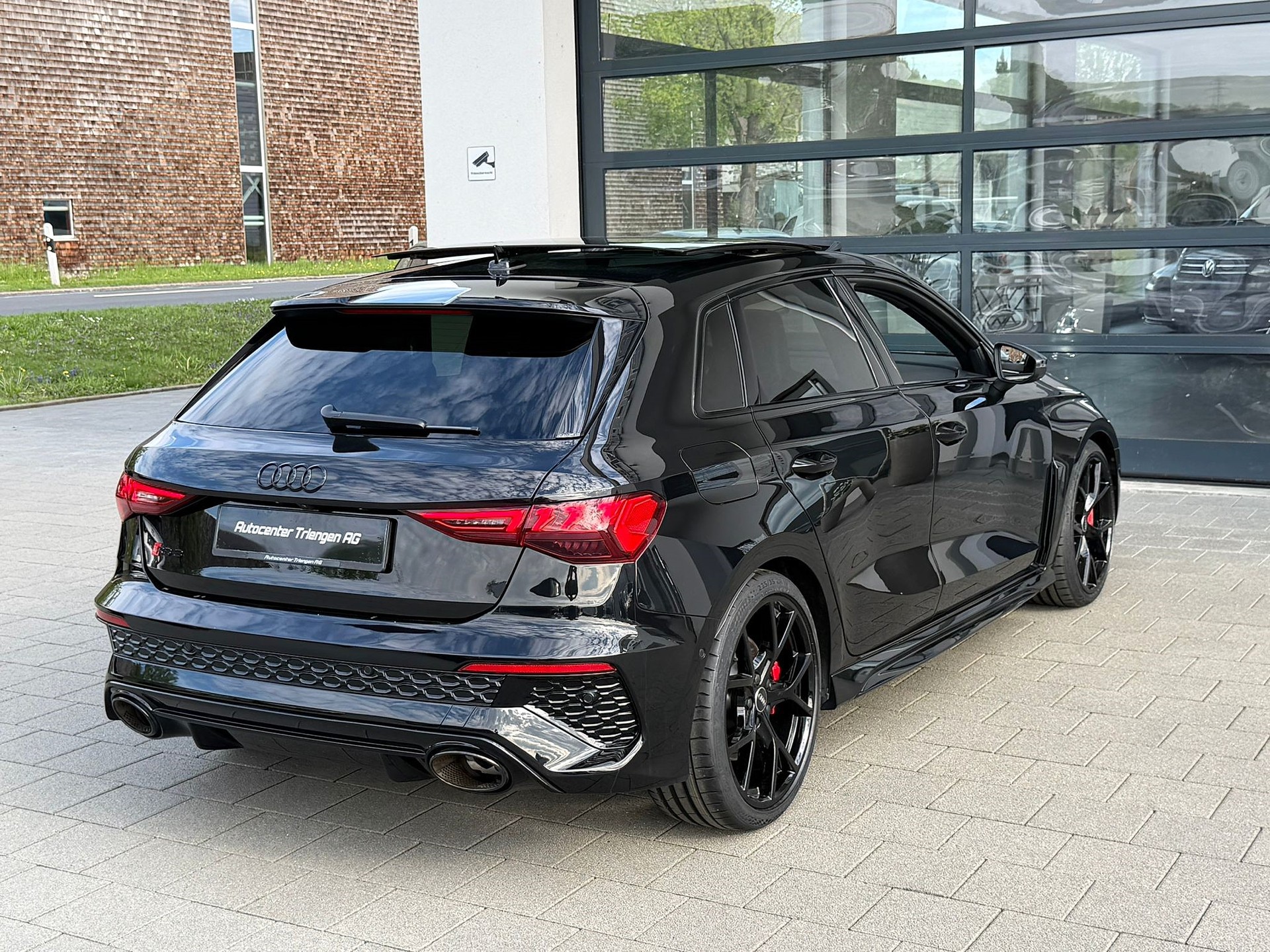 AUDI RS3 Sportback 2.5 TSI quattro S-tronic-image-7