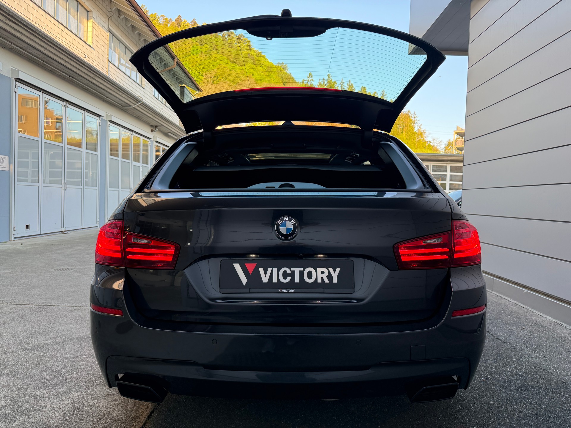 BMW M550d Touring xDrive Steptronic-image-3